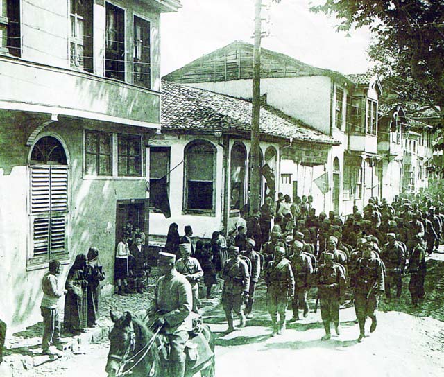 src=/dosyalar/resimler/bursa_kitabi/image/15.jpg