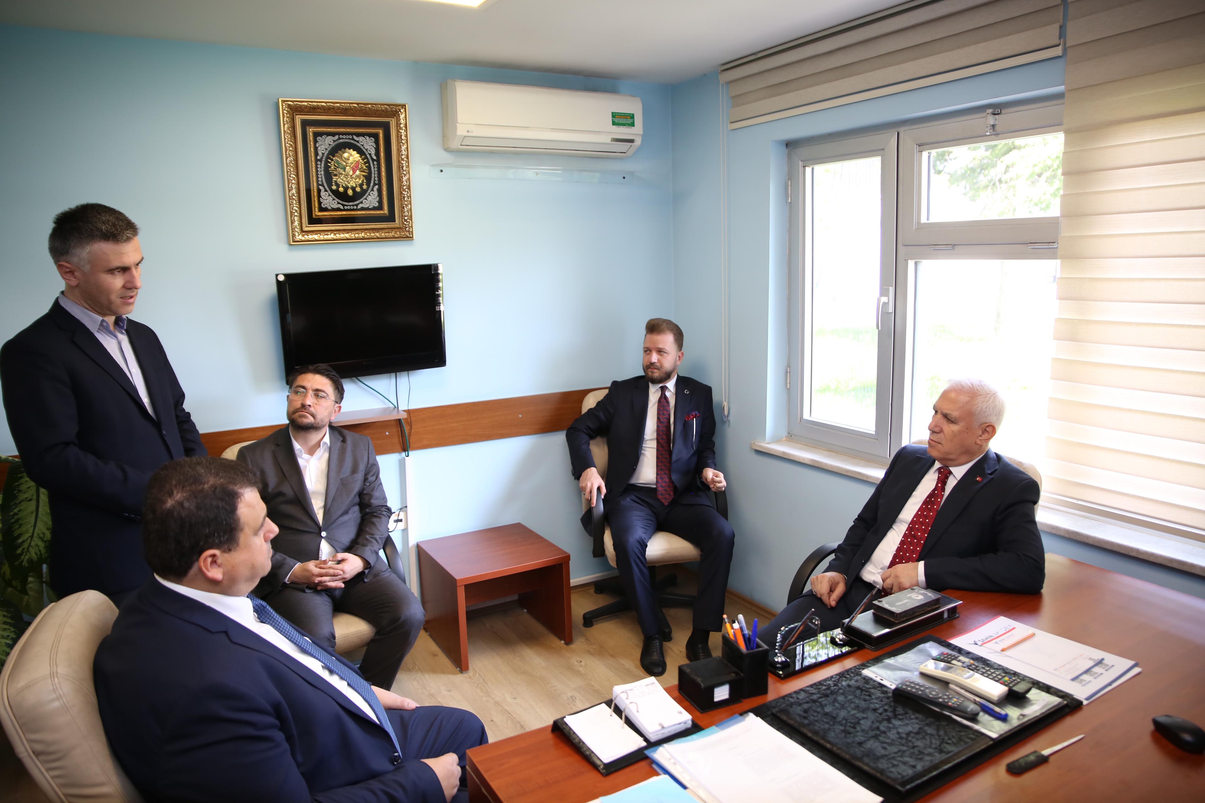  Başkan Bozbey'den Büyükşehir çalışanlarına bayram ziyareti 