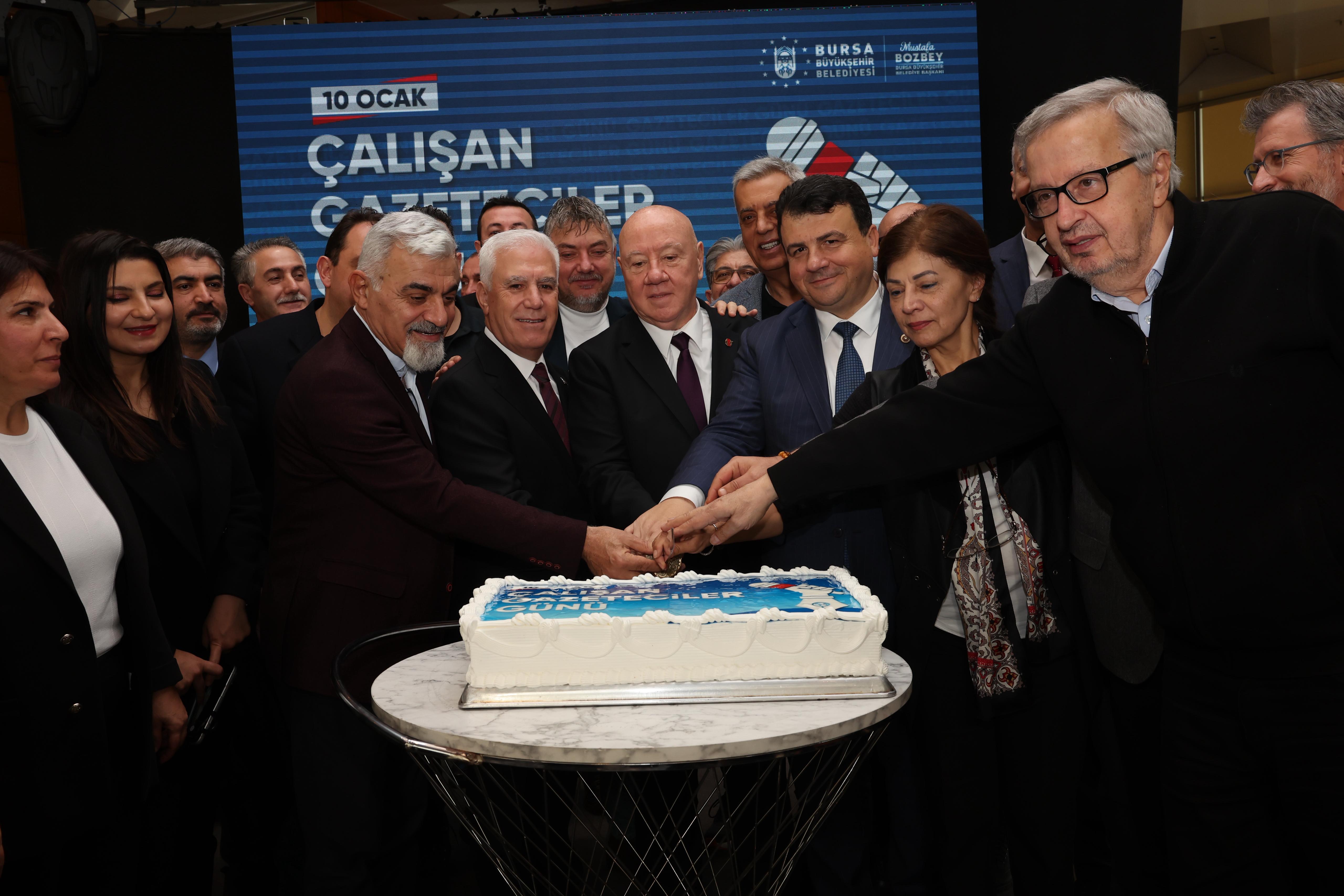 Başkan Bozbey, Çalışan Gazeteciler Günü’nde basın mensuplarıyla buluştu 