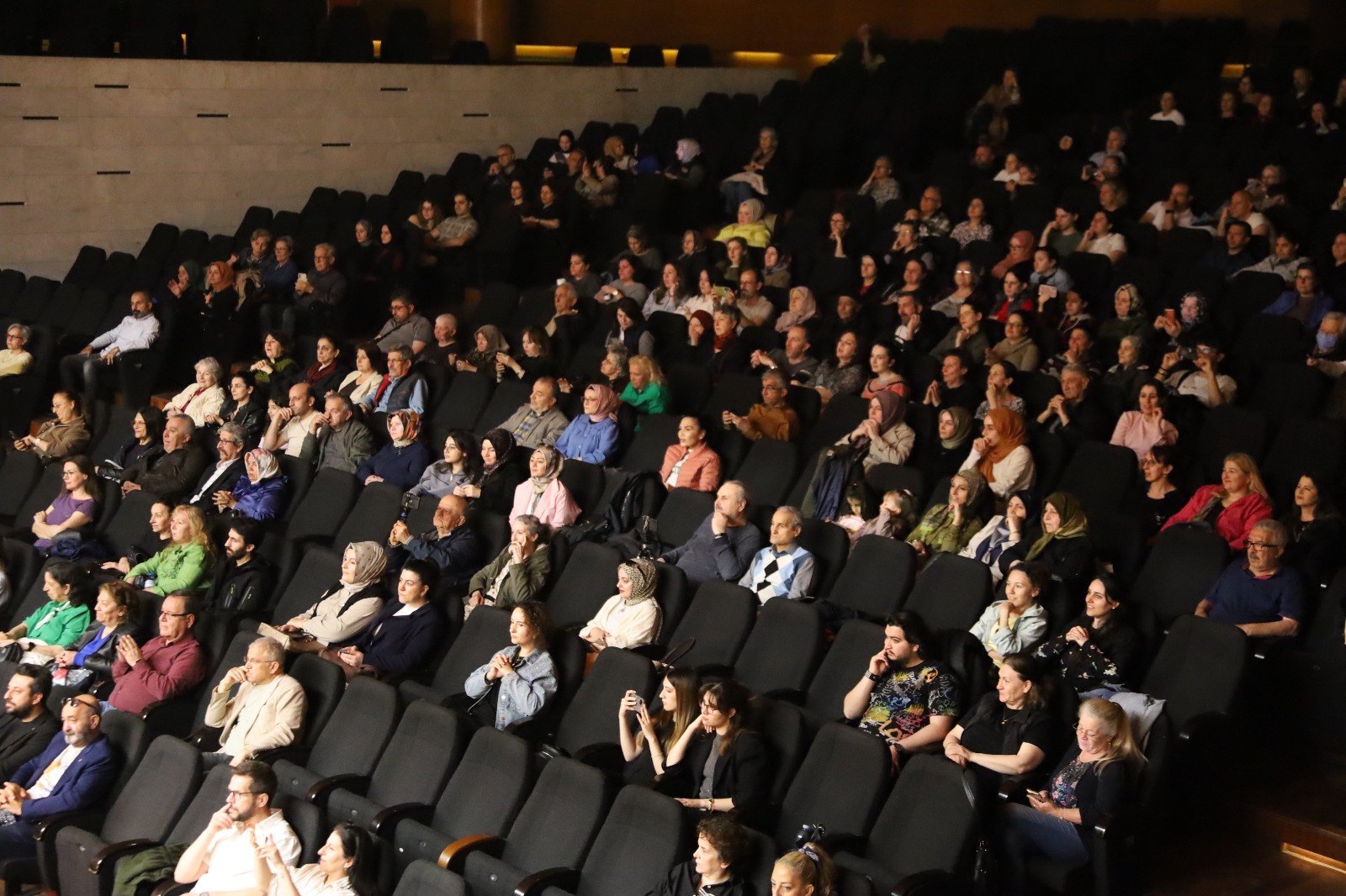 Sanatseverlere şarkı ve türkülerle müzik ziyafeti 