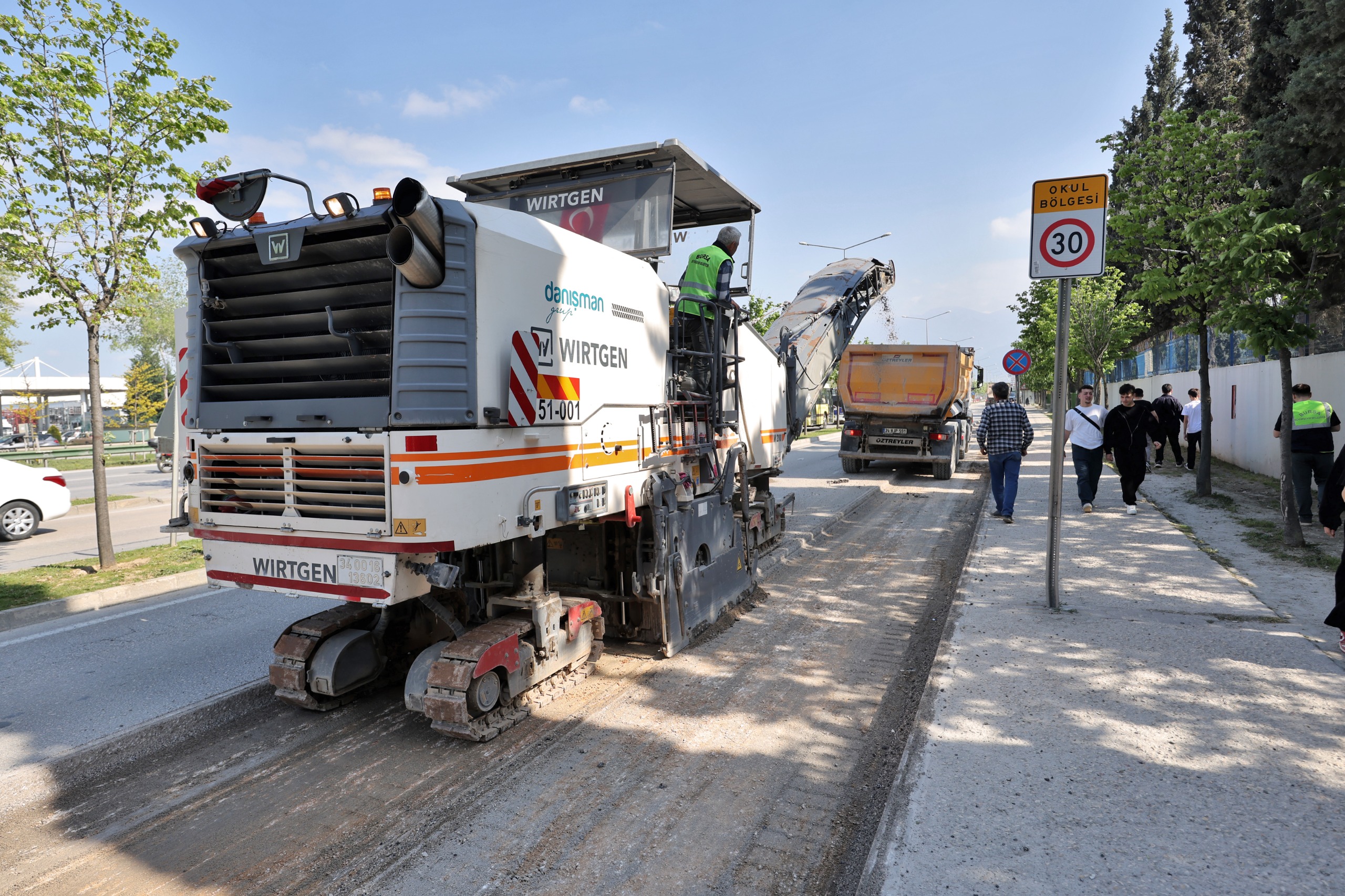 Terminal Yolu yenileniyor 