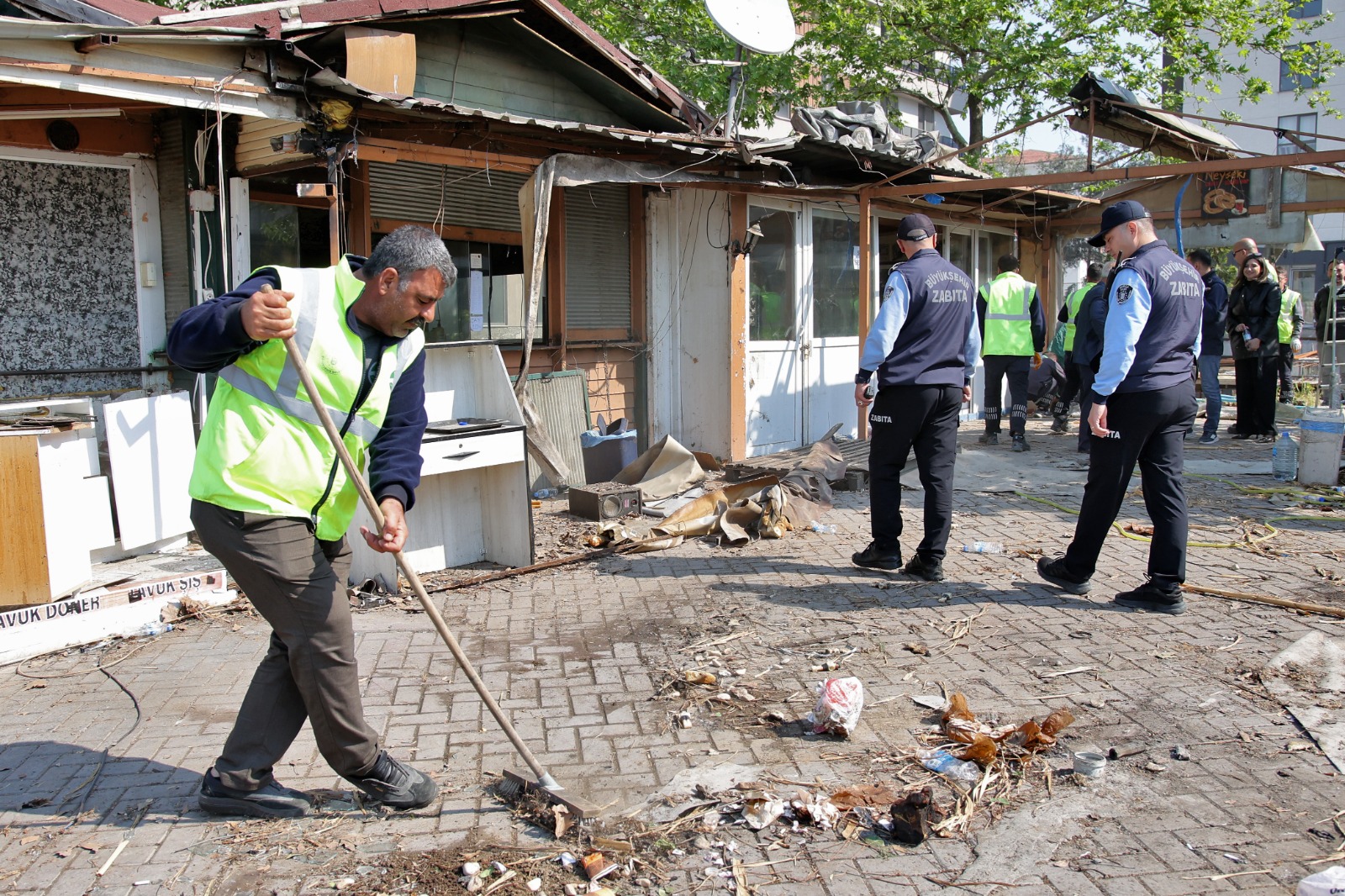 1050 Konutlar'daki yeşil alan işgalden kurtarıldı 