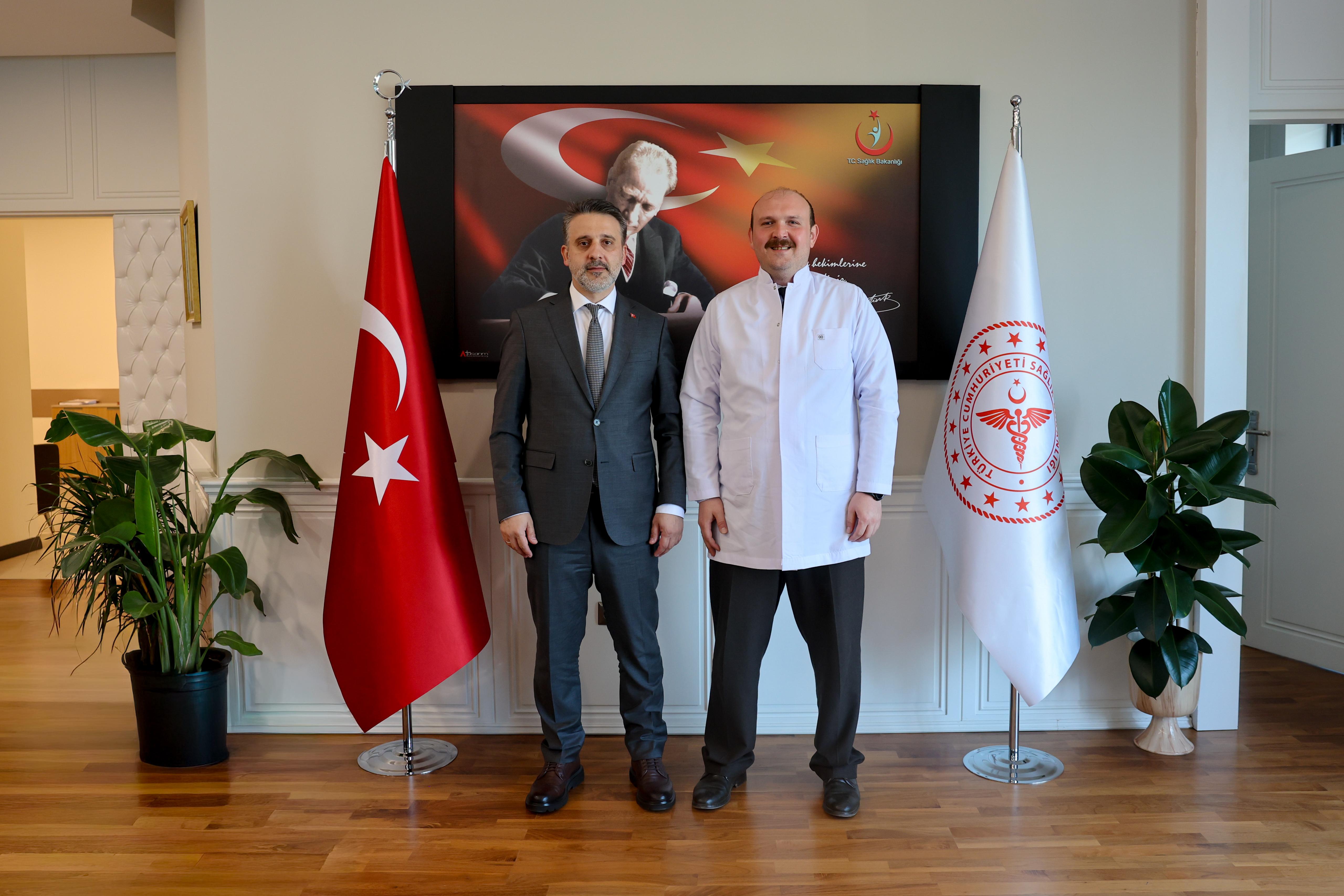 Hemşireler Günü'nde sağlık emekçilerine anlamlı ziyaret 