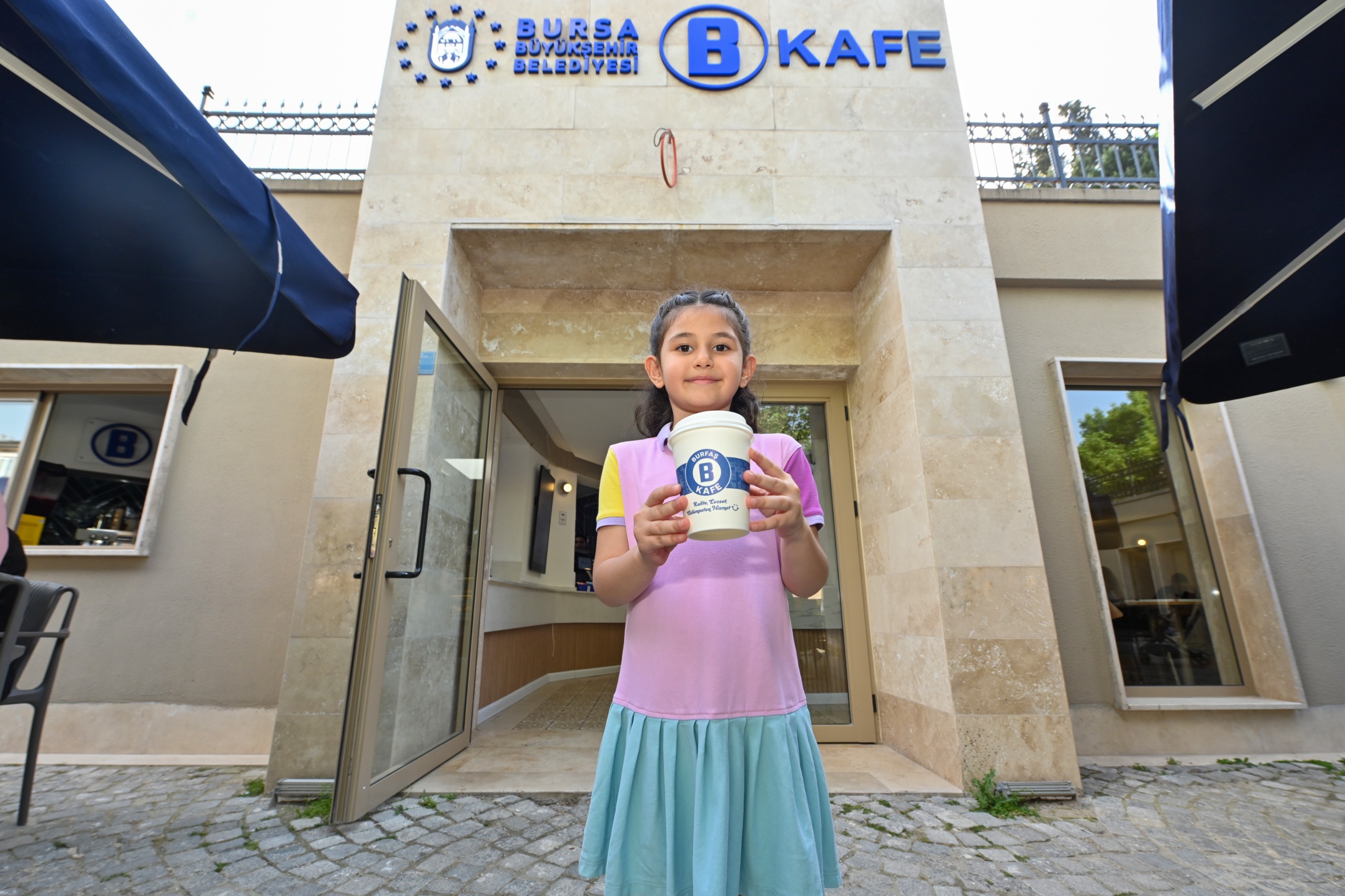 Burfaş B Kafe’ler yoğun ilgi görüyor 