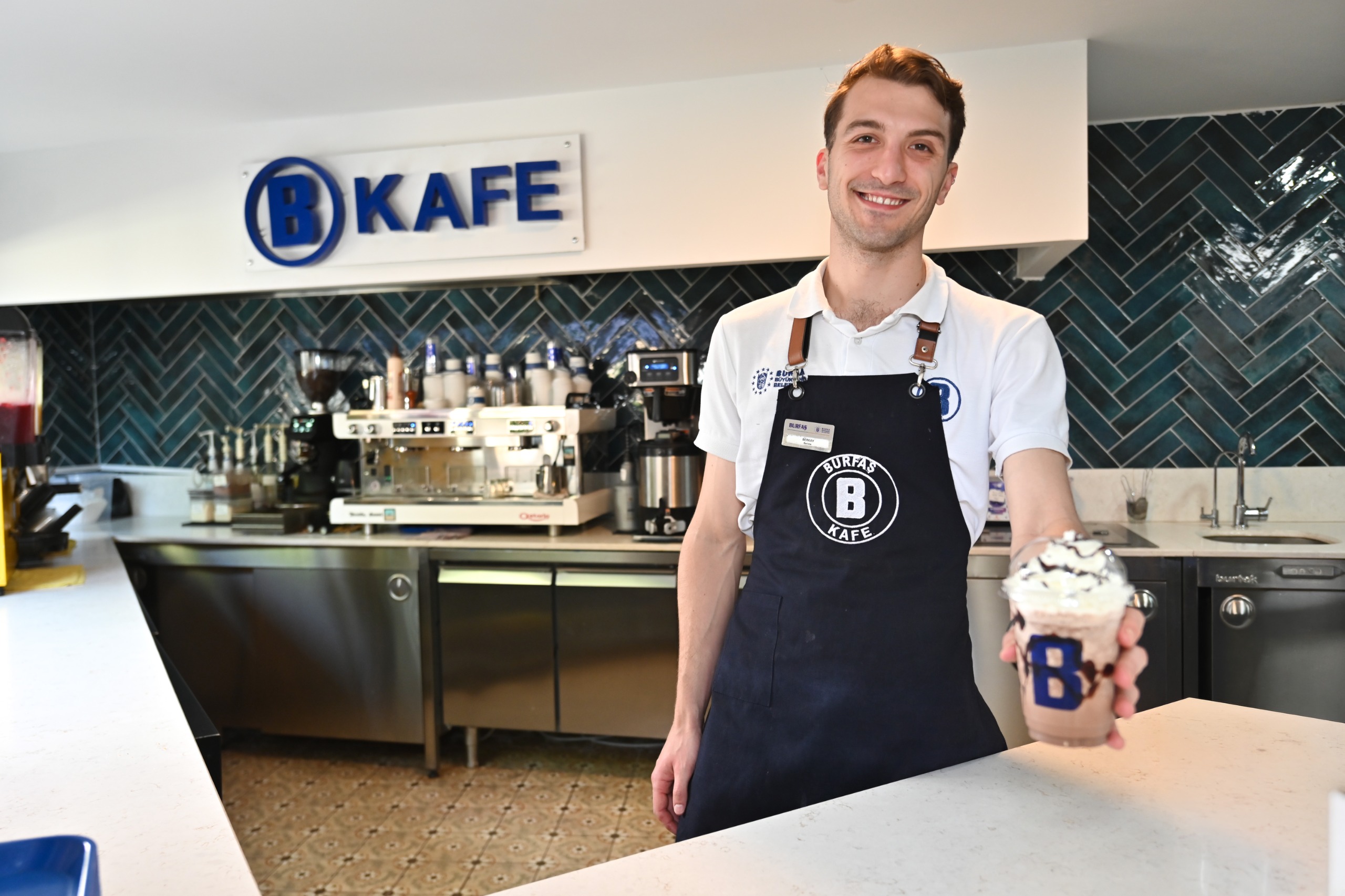 Burfaş B Kafe’ler yoğun ilgi görüyor 