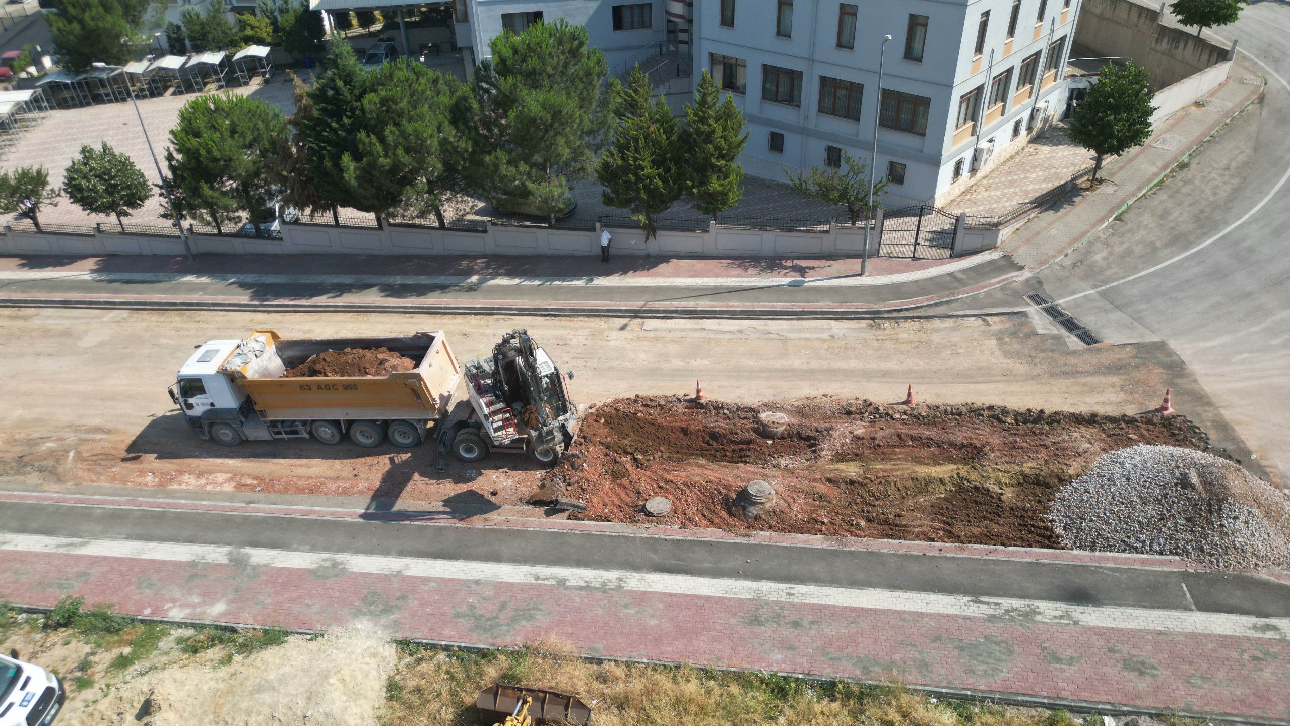 Kestel Eğitim Caddesi Baştan Sona Yenileniyor