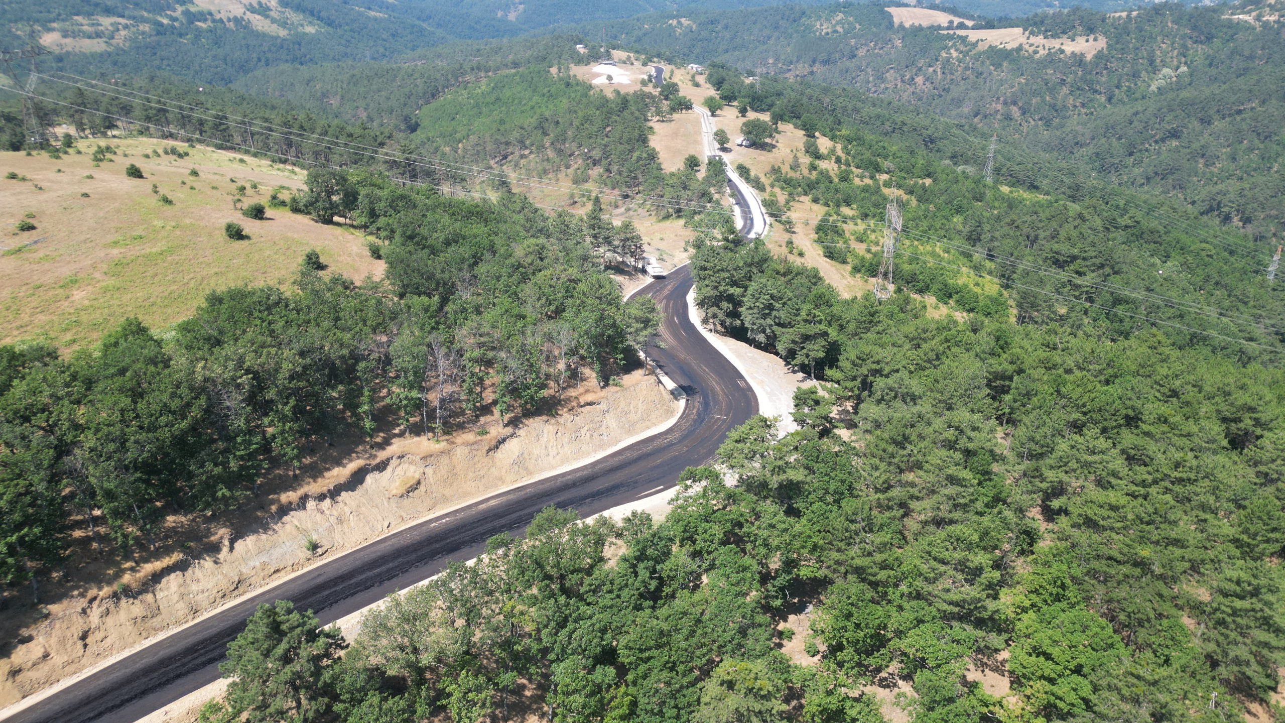 Osmangazi Dağakça Mahallesi’nde Yol Genişletilip Asfaltlandı