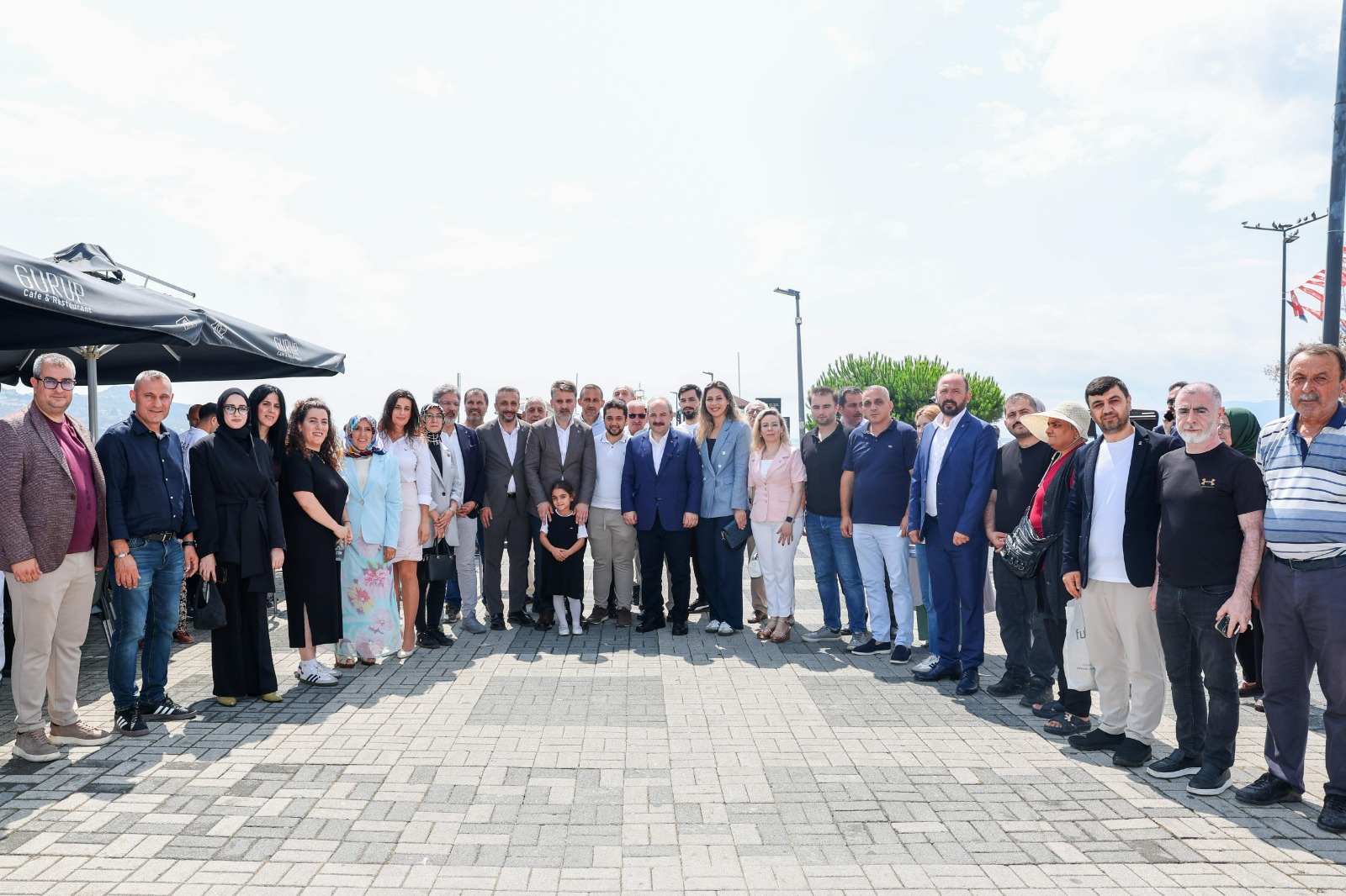 Gemlik'te Muharrem Ayı Aşure İkramı Şahin Biba ve Mustafa Varank'tan 13 Gemlik'te Muharrem Ayı Aşure İkramı Şahin Biba ve Mustafa Varank'tan