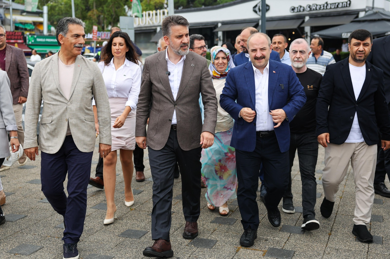 Gemlik'te Muharrem Ayı Aşure İkramı Şahin Biba ve Mustafa Varank'tan 7 Gemlik'te Muharrem Ayı Aşure İkramı Şahin Biba ve Mustafa Varank'tan