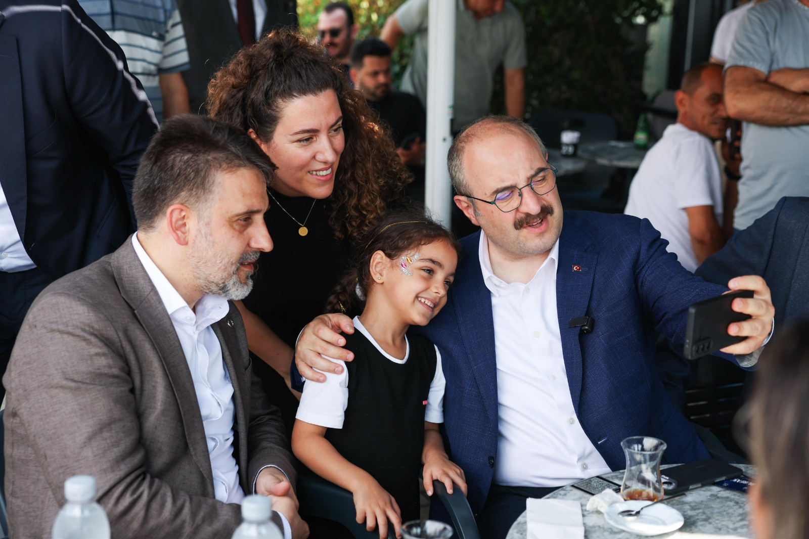 Gemlik'te Muharrem Ayı Aşure İkramı Şahin Biba ve Mustafa Varank'tan 8 Gemlik'te Muharrem Ayı Aşure İkramı Şahin Biba ve Mustafa Varank'tan