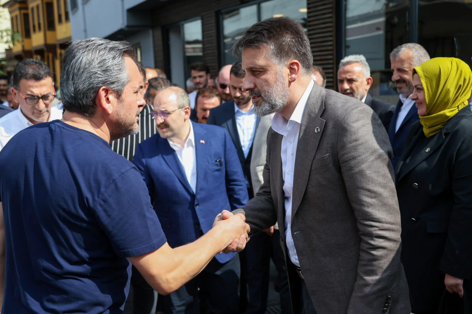 Kayhan Çarşısı'ndaki Yangın Sonrası Esnafın Yanında 5 Kayhan Çarşısı'ndaki Yangın Sonrası Esnafın Yanında
