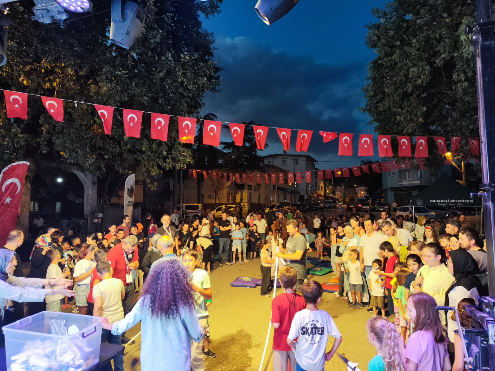 Orhaneli'nde MobilFest 2026 Bilimle Dolu Bir Gece Yaşattı 5 Orhaneli'nde MobilFest 2026 Bilimle Dolu Bir Gece Yaşattı