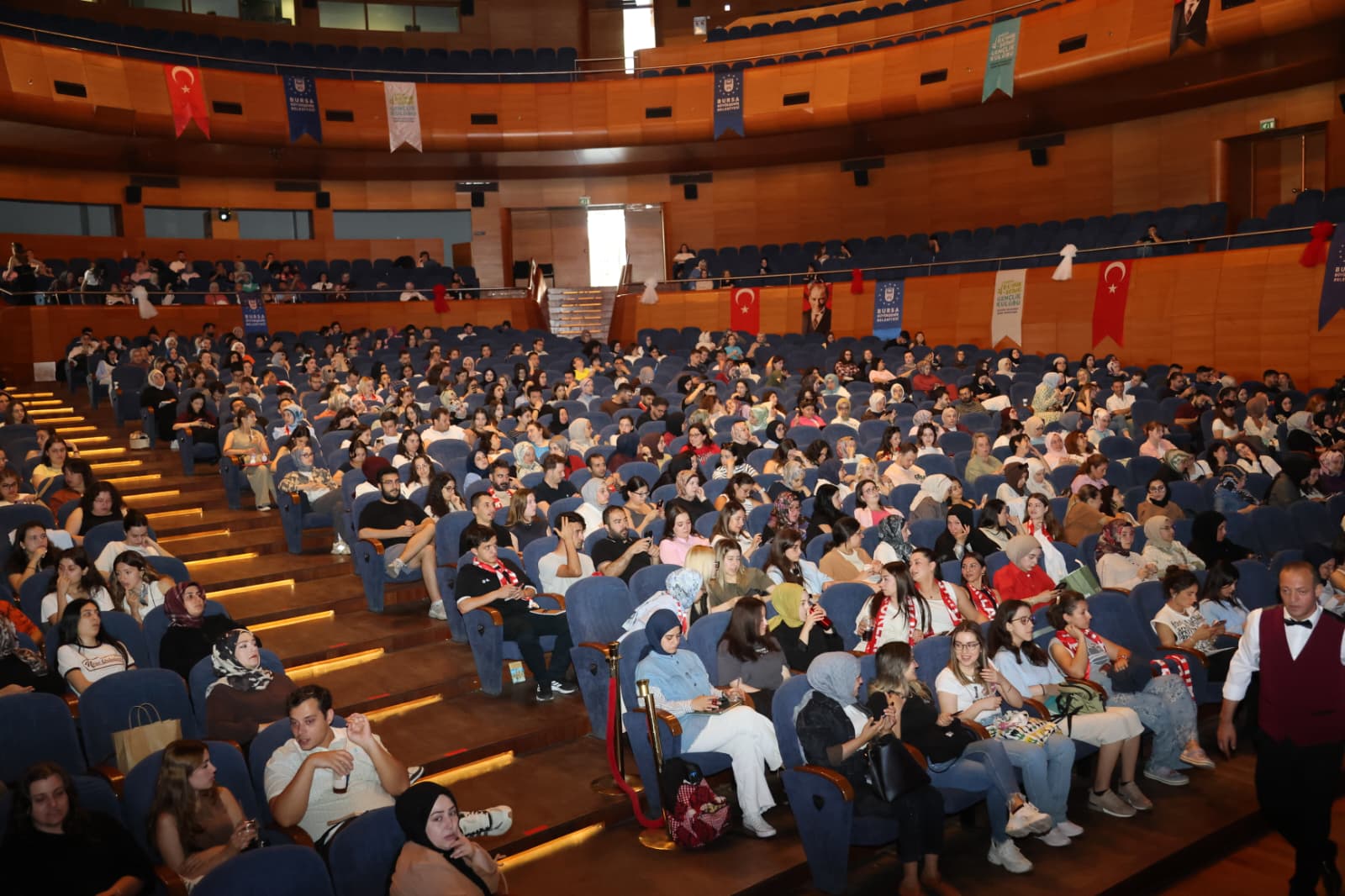Bursa'da KPSS Hazırlığına Büyükşehir Desteği: 'KPSS-FEST 2026' Başladı
