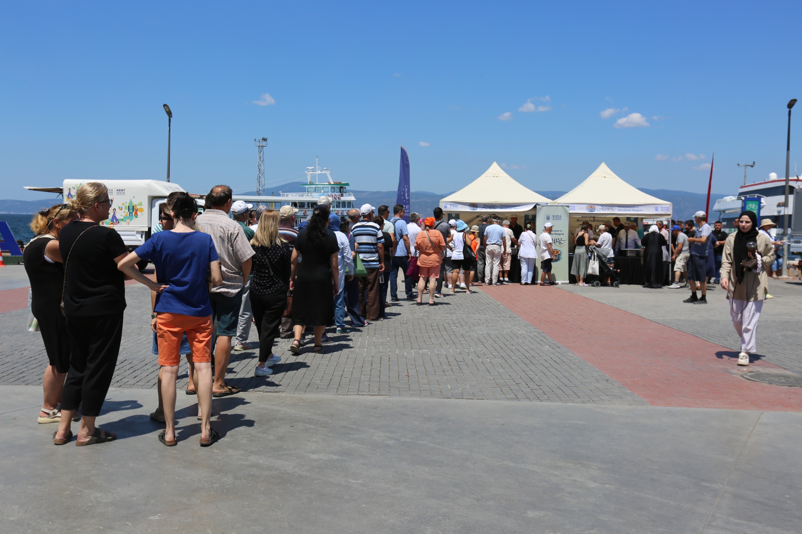 Mudanya'da Muharrem Ayı Aşure İkramları Devam Ediyor