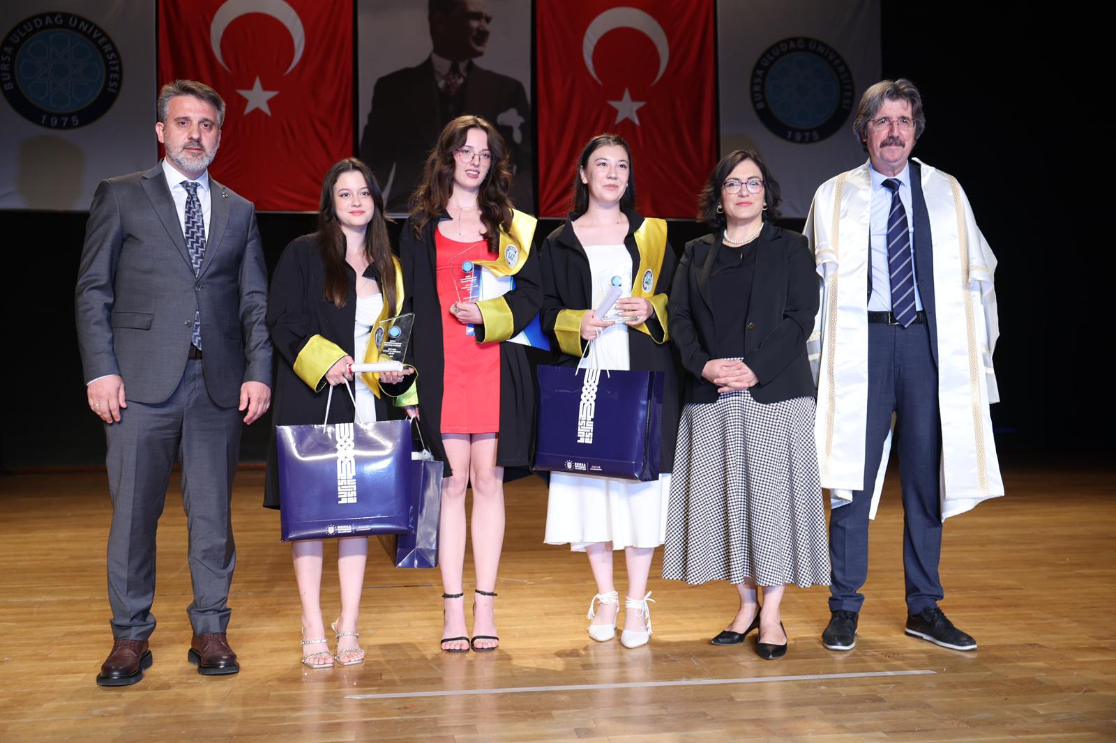 Başkan Vekili Şahin Biba’dan Genç Mimarlar İçin Önemli Tavsiyeler 6 Başkan Vekili Şahin Biba’dan Genç Mimarlar İçin Önemli Tavsiyeler