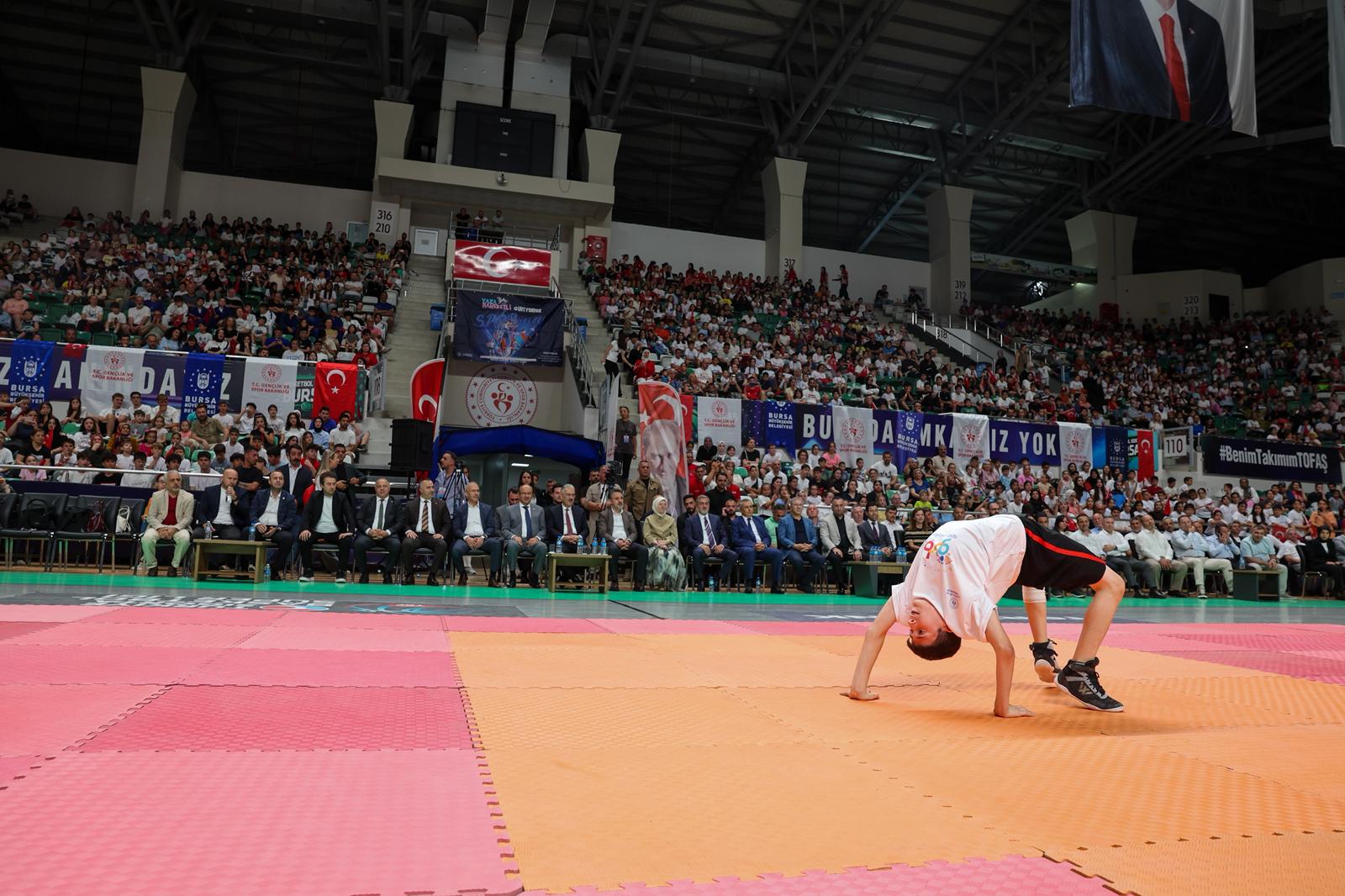 Bursa'da 30 bin çocuk yazı sporla geçirecek