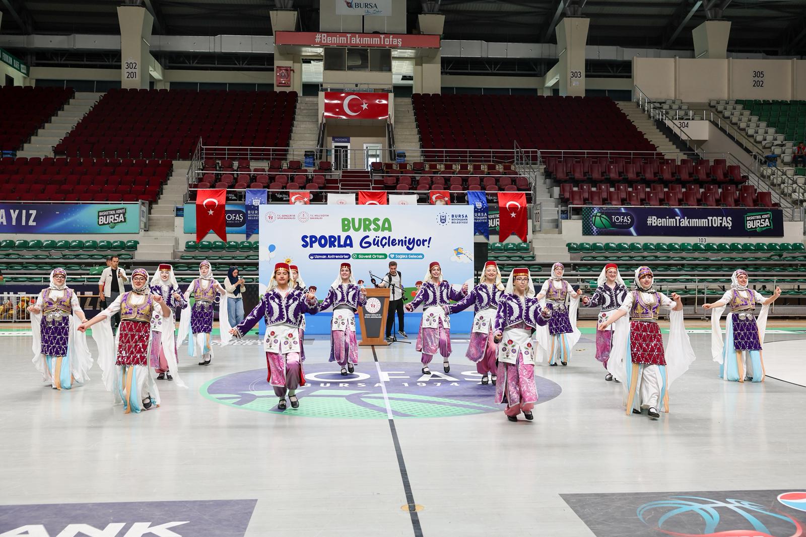 Bursa’da 30 Bin Çocuk Yaz Tatilini Sporla Değerlendirecek 5 Bursa’da 30 Bin Çocuk Yaz Tatilini Sporla Değerlendirecek