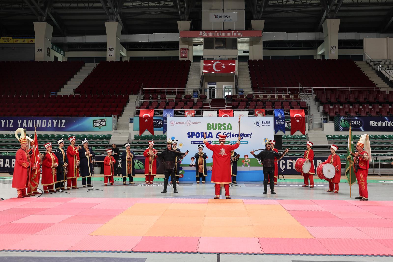 Bursa’da 30 Bin Çocuk Yaz Tatilini Sporla Değerlendirecek 8 Bursa’da 30 Bin Çocuk Yaz Tatilini Sporla Değerlendirecek
