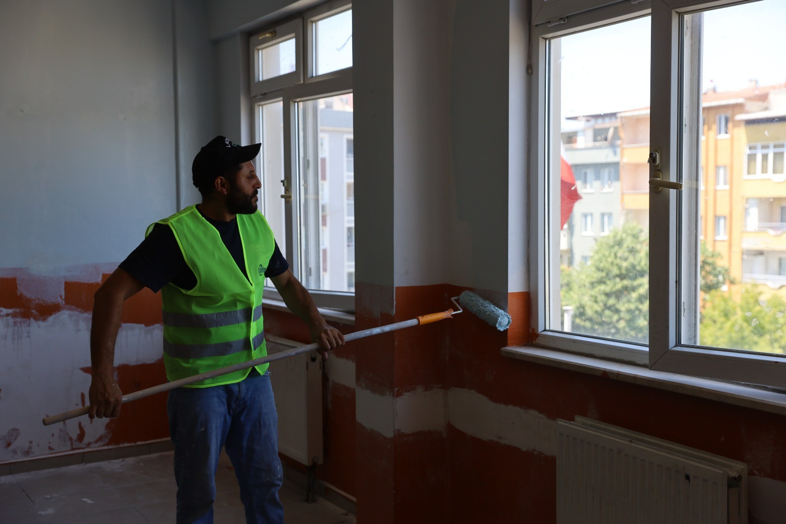 Bursa'da 10 Okulda Bakım ve Onarım Çalışmaları Başladı
