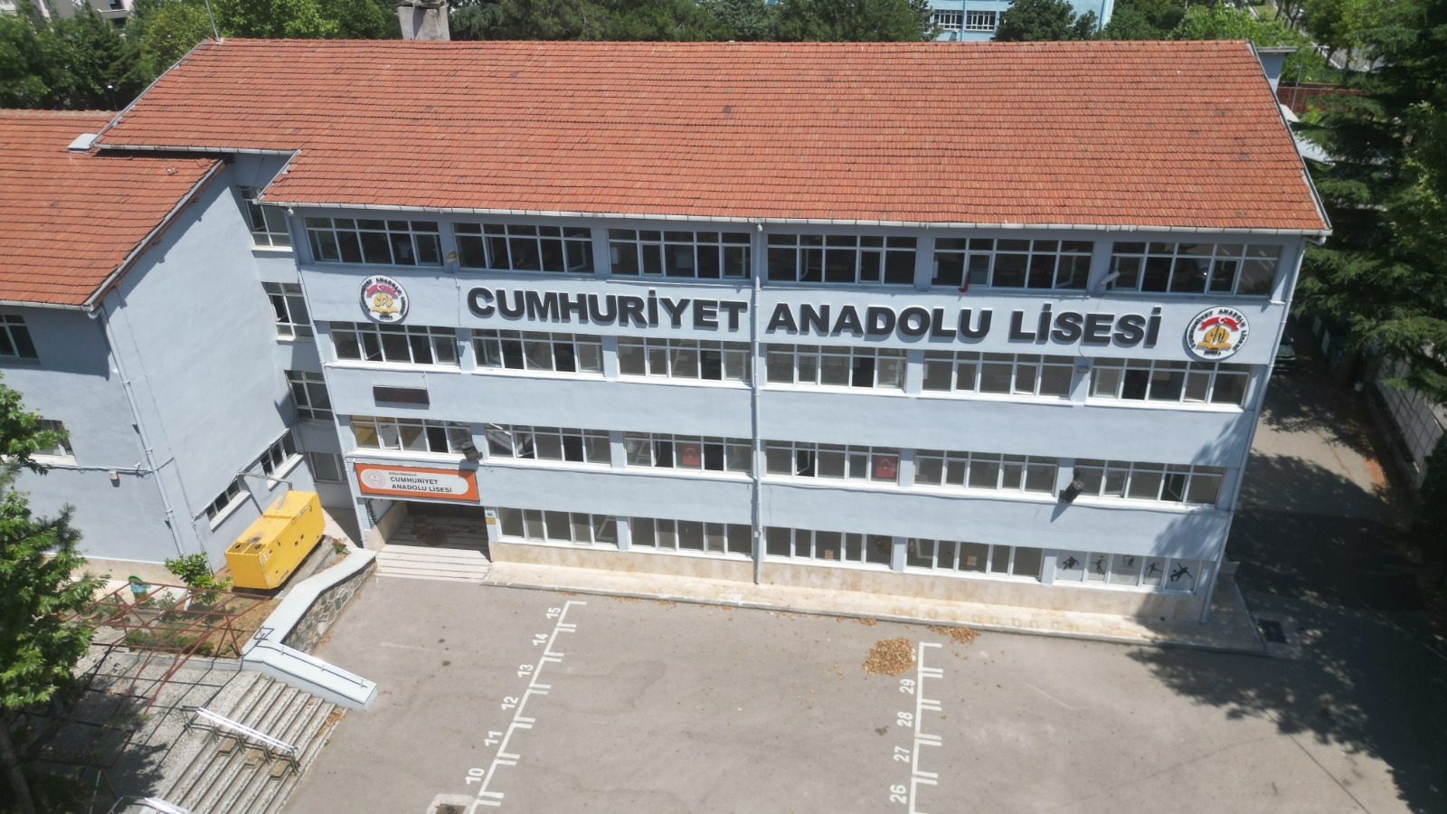 Bursa'da 10 Okulda Bakım ve Onarım Çalışmaları Başladı