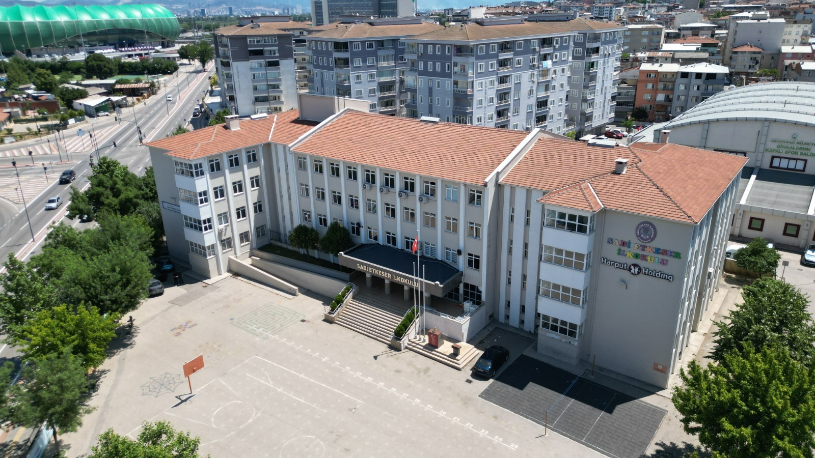 Bursa'da 10 Okulda Bakım ve Onarım Çalışmaları Başladı