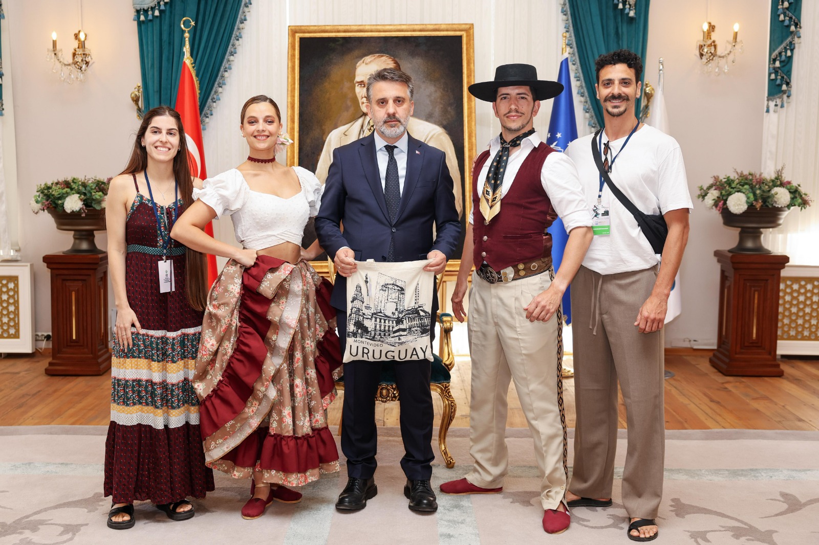 Başkan Vekili Şahin Biba, Altın Karagöz Halk Dansları Yarışması Ekiplerini Ağırladı