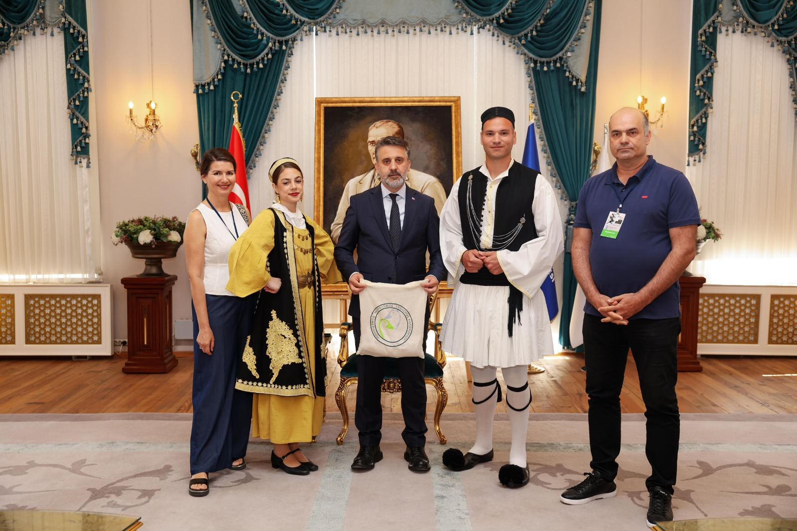 Altın Karagöz ekiplerinden Başkan Vekili Biba'ya ziyaret 