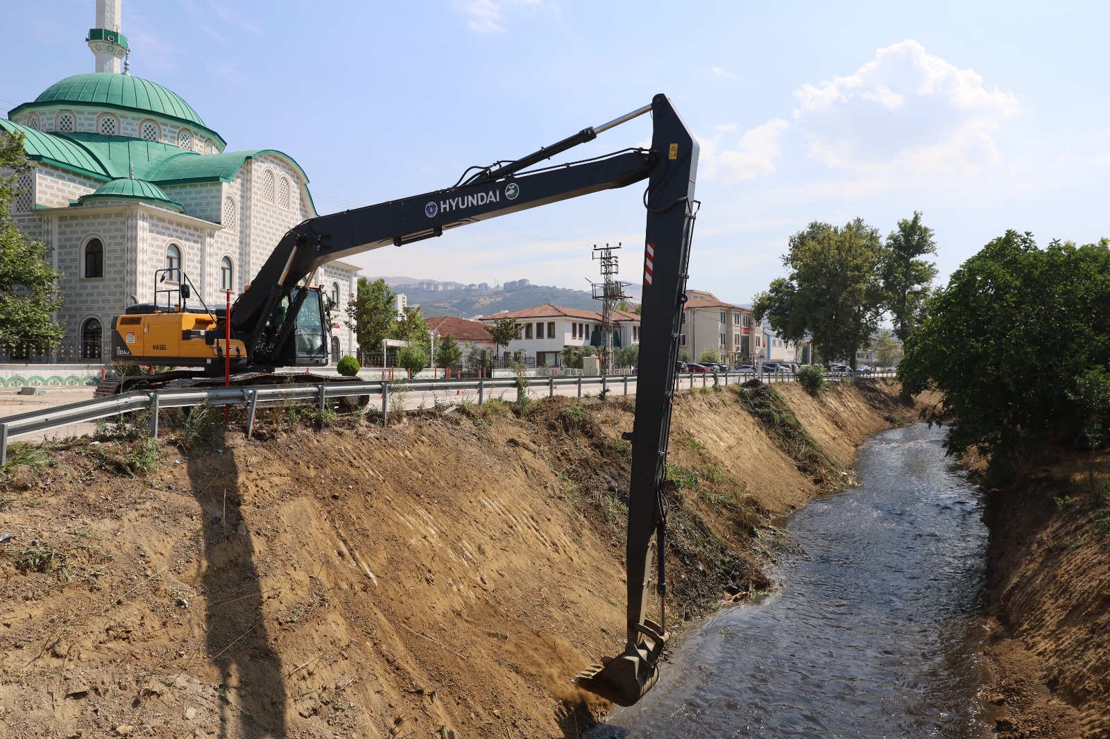 Bursa'da Derelerde Temizlik Çalışmaları Hız Kesmeden Devam Ediyor 6 Bursa'da Derelerde Temizlik Çalışmaları Hız Kesmeden Devam Ediyor