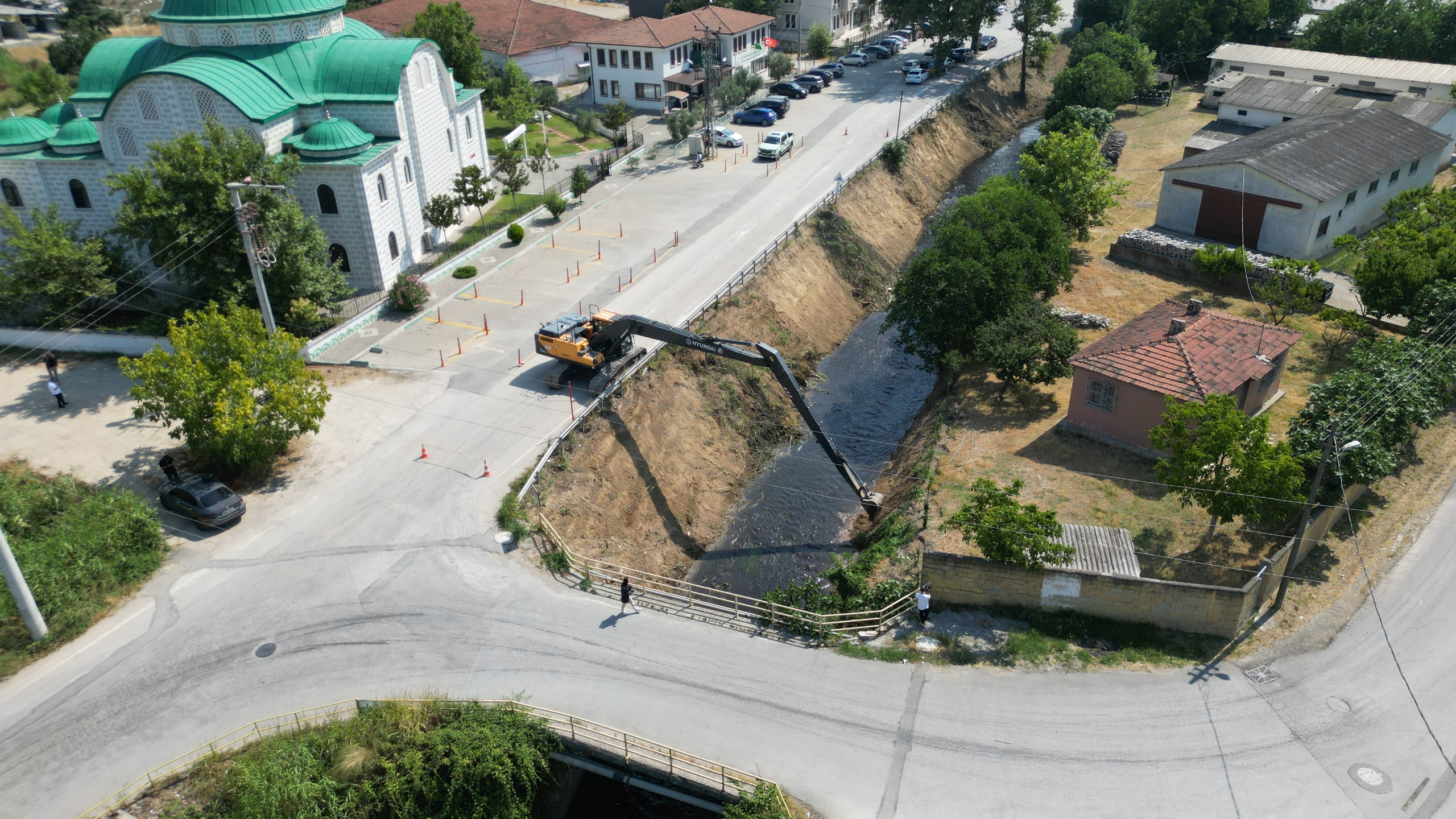 Bursa'da Derelerde Temizlik Çalışmaları Hız Kesmeden Devam Ediyor 8 Bursa'da Derelerde Temizlik Çalışmaları Hız Kesmeden Devam Ediyor
