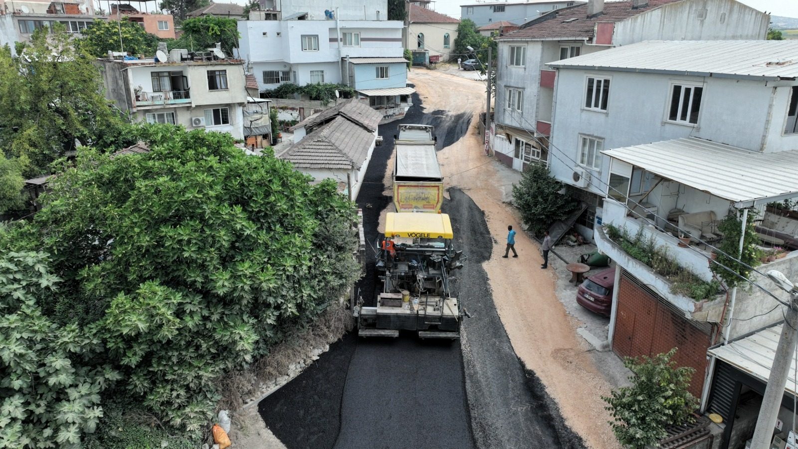 Karacabey Yenikaraağaç Mahallesi’nde Yollar Genişletilip Yenileniyor 9 Karacabey Yenikaraağaç Mahallesi’nde Yollar Genişletilip Yenileniyor