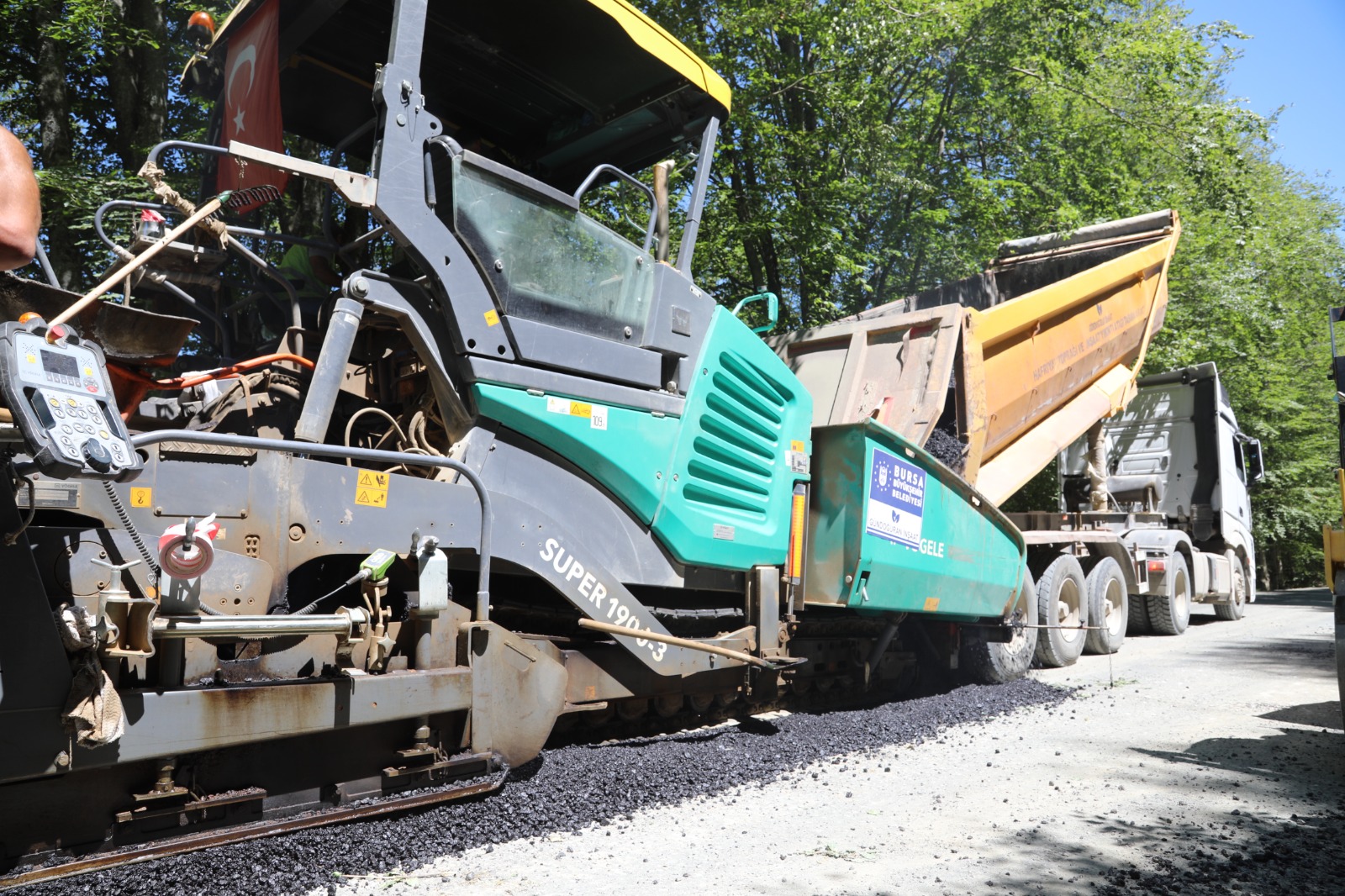 Bursa Büyükşehir’den İznik’te Ulaşımı Kolaylaştıracak Yol Yenileme Çalışması