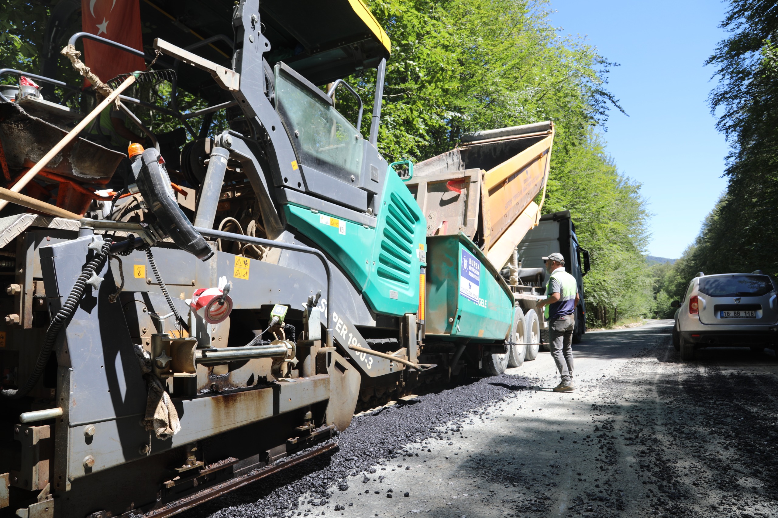 Bursa Büyükşehir’den İznik’te Ulaşımı Kolaylaştıracak Yol Yenileme Çalışması
