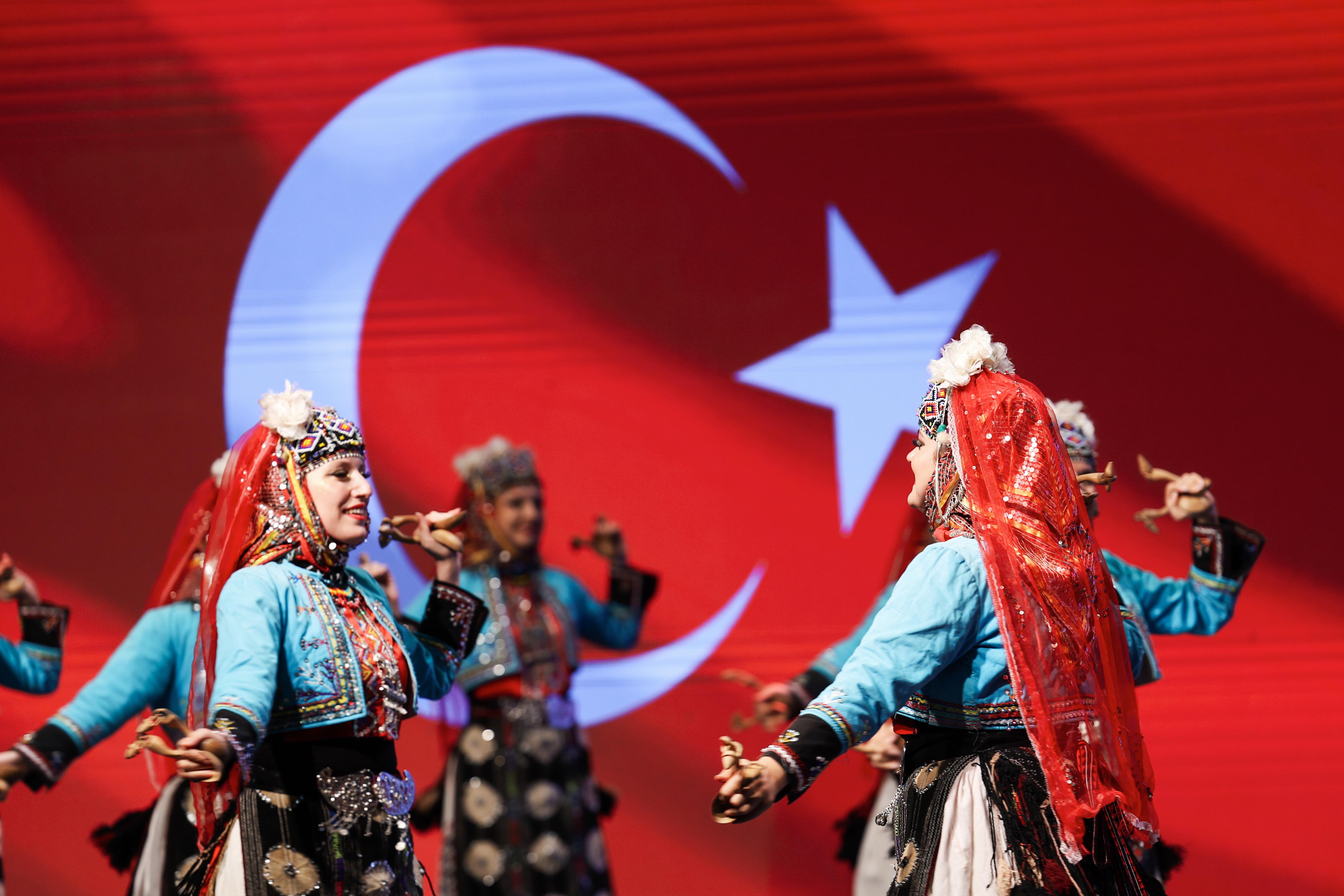 38. Uluslararası Altın Karagöz Halk Dansları Yarışması’nda Şampiyon Uruguay Oldu