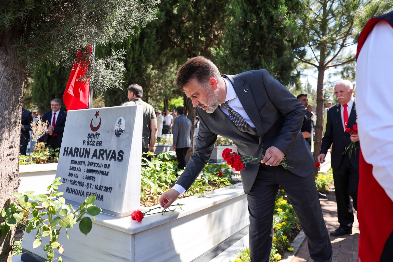Bursa’da 15 Temmuz Anma Programı Şehitlik Ziyaretleriyle Başladı