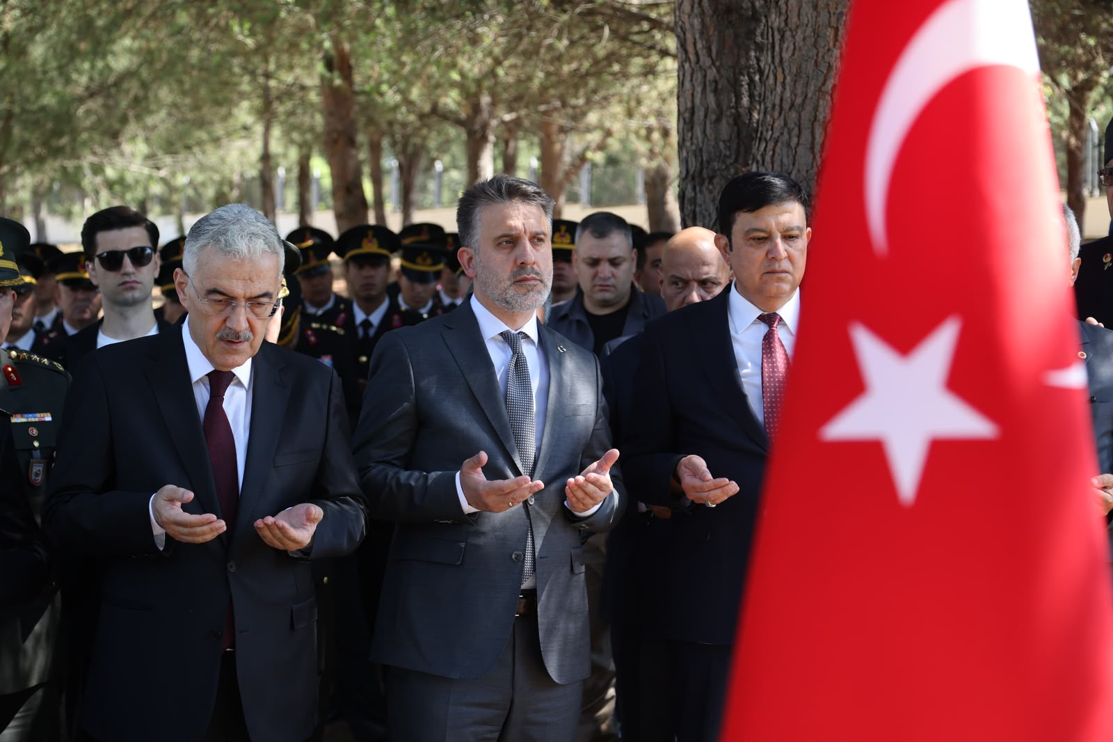 Bursa’da 15 Temmuz Anma Programı Şehitlik Ziyaretleriyle Başladı