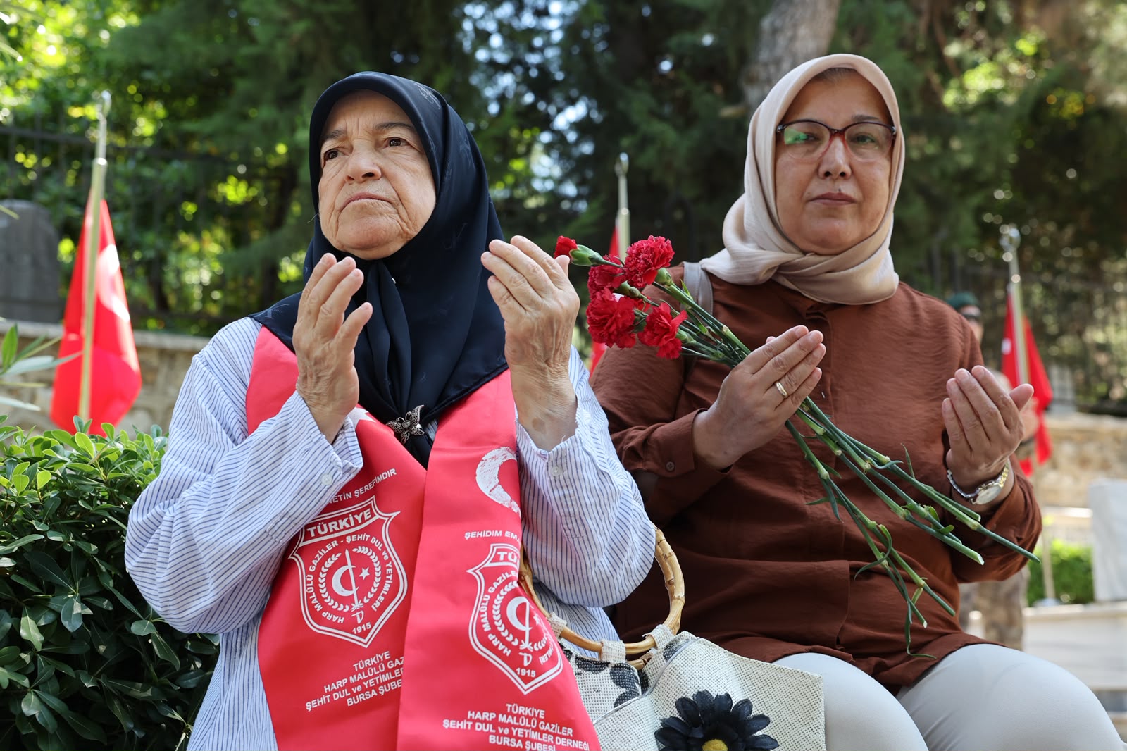 Bursa’da 15 Temmuz Anma Programı Şehitlik Ziyaretleriyle Başladı