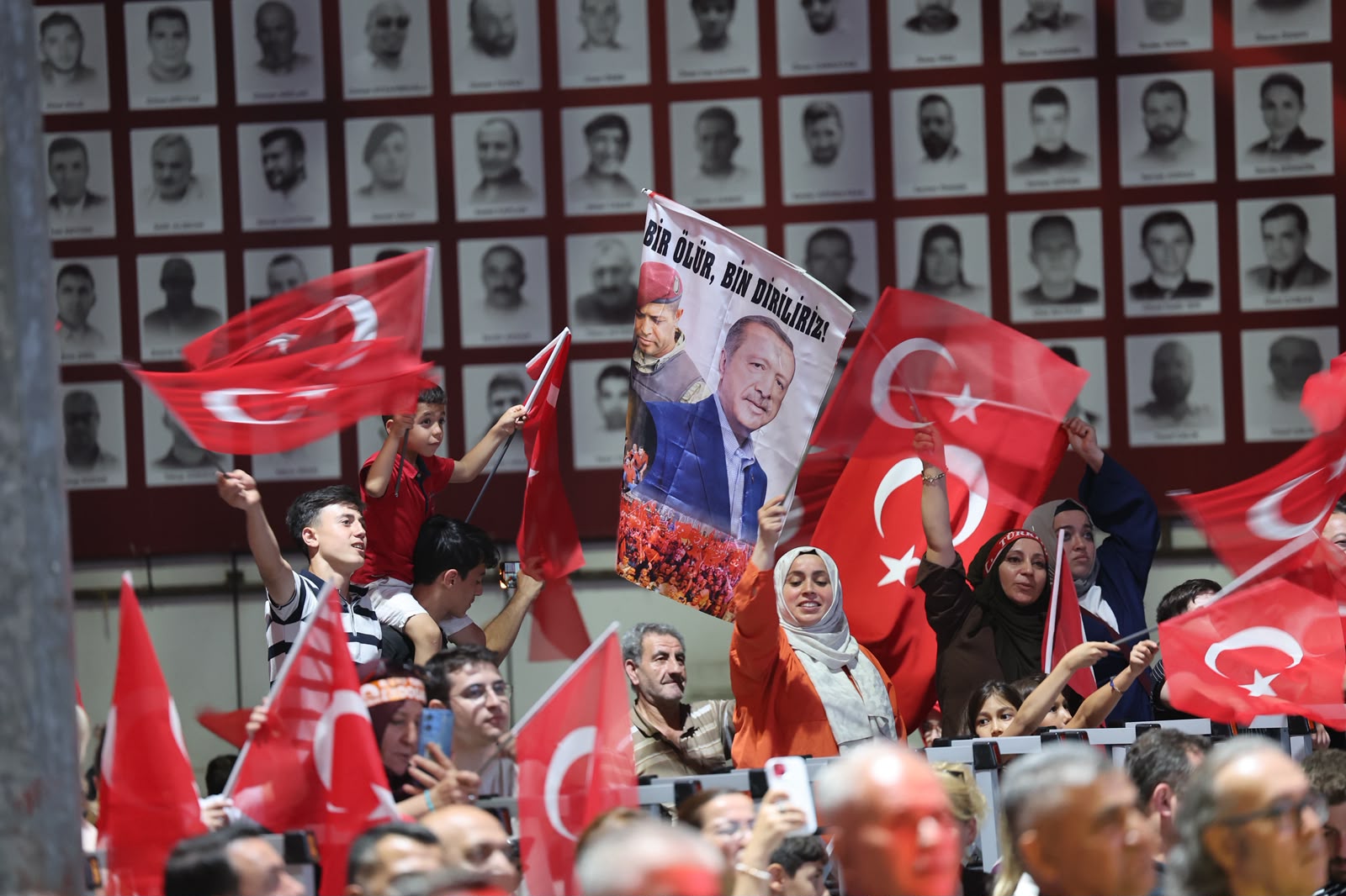 Bursa'da 15 Temmuz Demokrasi ve Milli Birlik Günü Coşkuyla Anıldı 15 Bursa'da 15 Temmuz Demokrasi ve Milli Birlik Günü Coşkuyla Anıldı