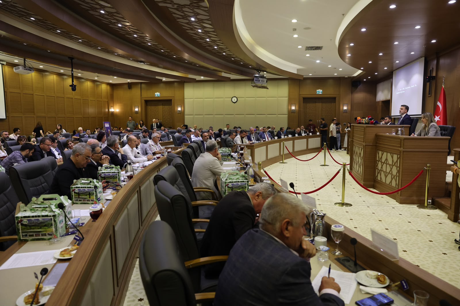 Bursa Büyükşehir Meclisi’nden Yeni Yatırımlar ve Kardeş Şehir Kararı