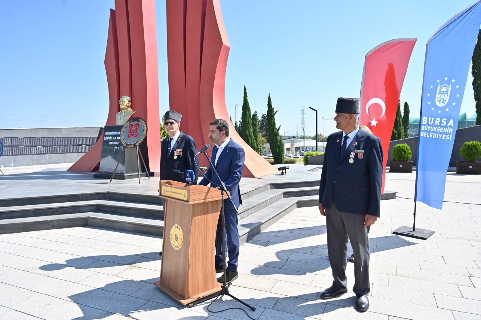 Kıbrıs Barış Harekatı’nın 52. Yılında Şehitler ve Gaziler Bursa’da Anıldı 4 Kıbrıs Barış Harekatı’nın 52. Yılında Şehitler ve Gaziler Bursa’da Anıldı