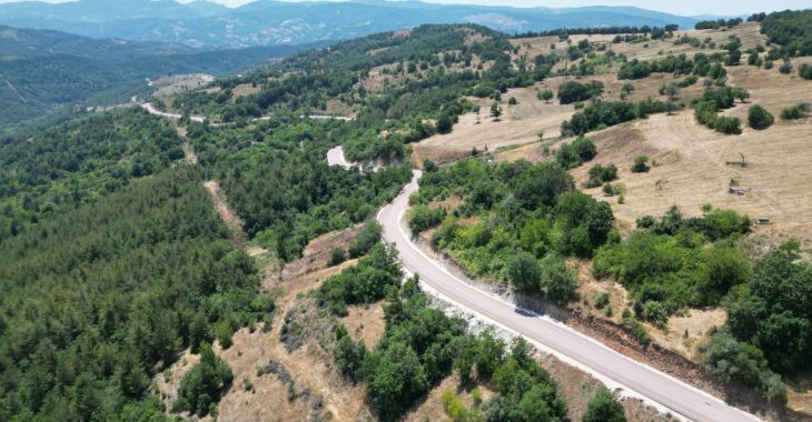  Büyükşehir Mustafakemalpaşa’da yolları yeniliyor