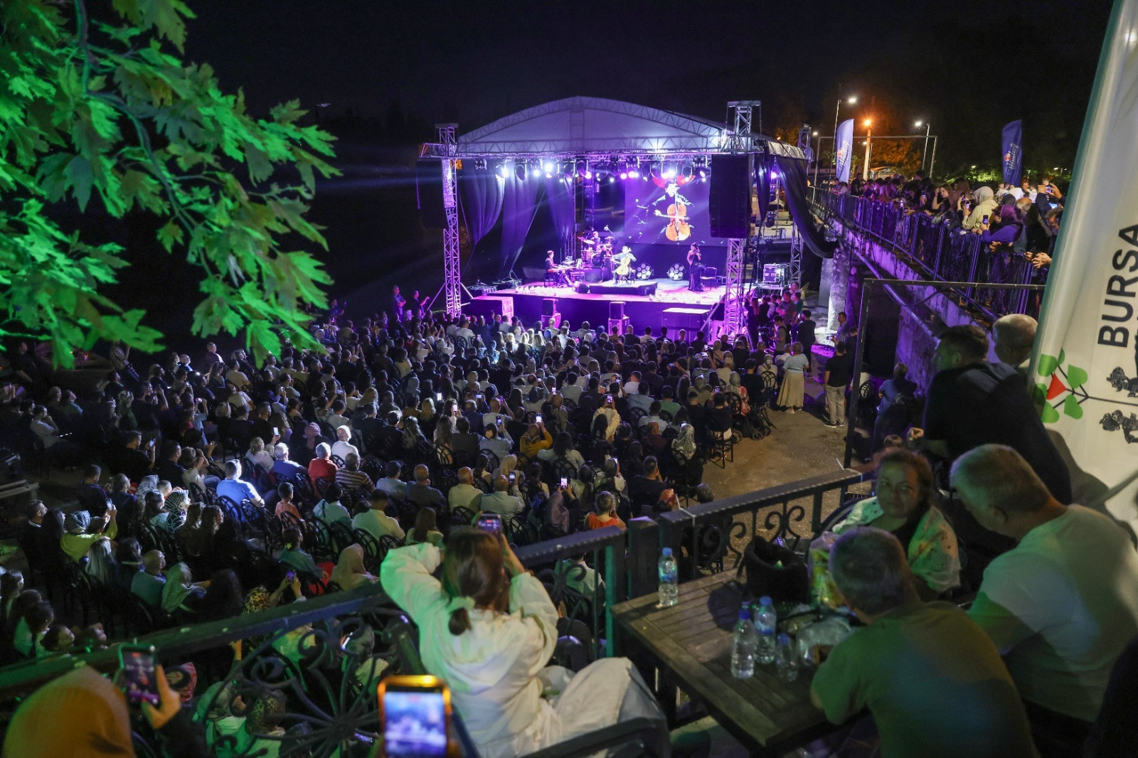 Gölyazı'da 'Ruh Terapisi' Konseriyle Unutulmaz Gece 10 Gölyazı'da 'Ruh Terapisi' Konseriyle Unutulmaz Gece