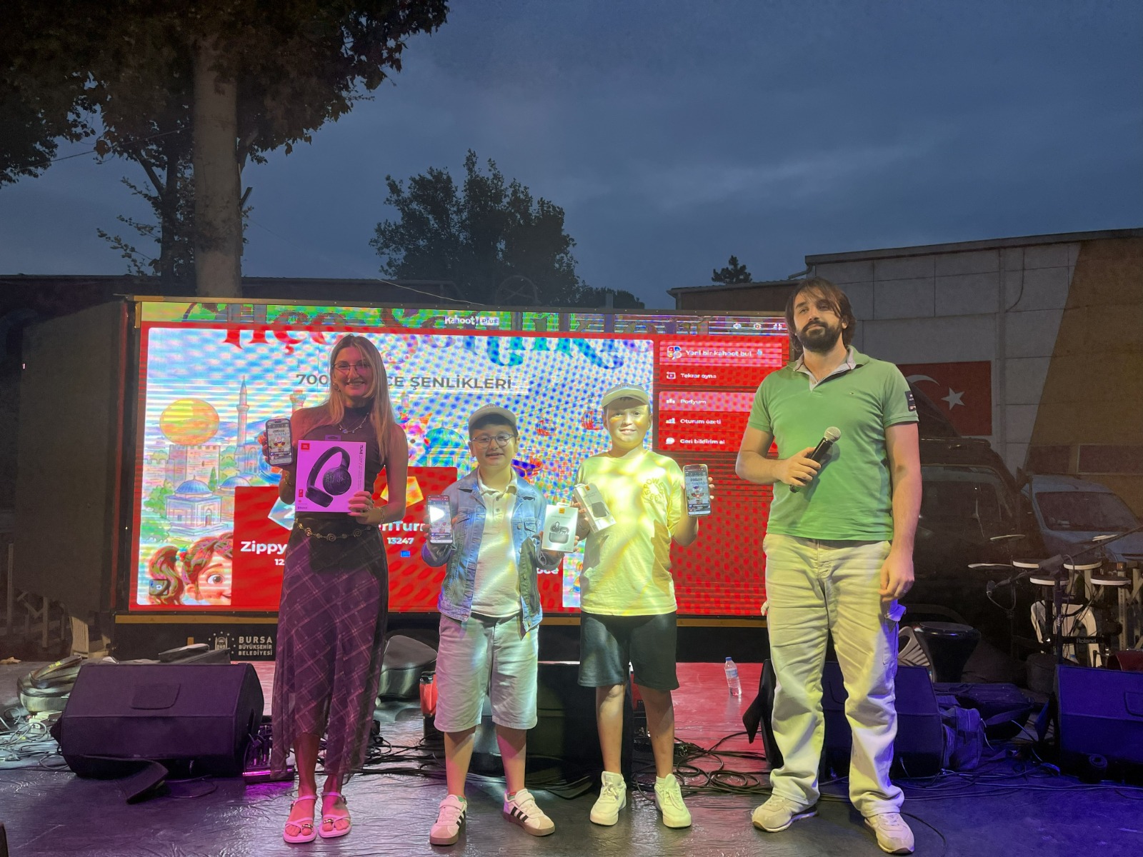 Yenişehir'de Bursa'nın Fethi'nin 700. Yılı Coşkusu İlçe Şenliğiyle Yaşandı 15 Yenişehir'de Bursa'nın Fethi'nin 700. Yılı Coşkusu İlçe Şenliğiyle Yaşandı