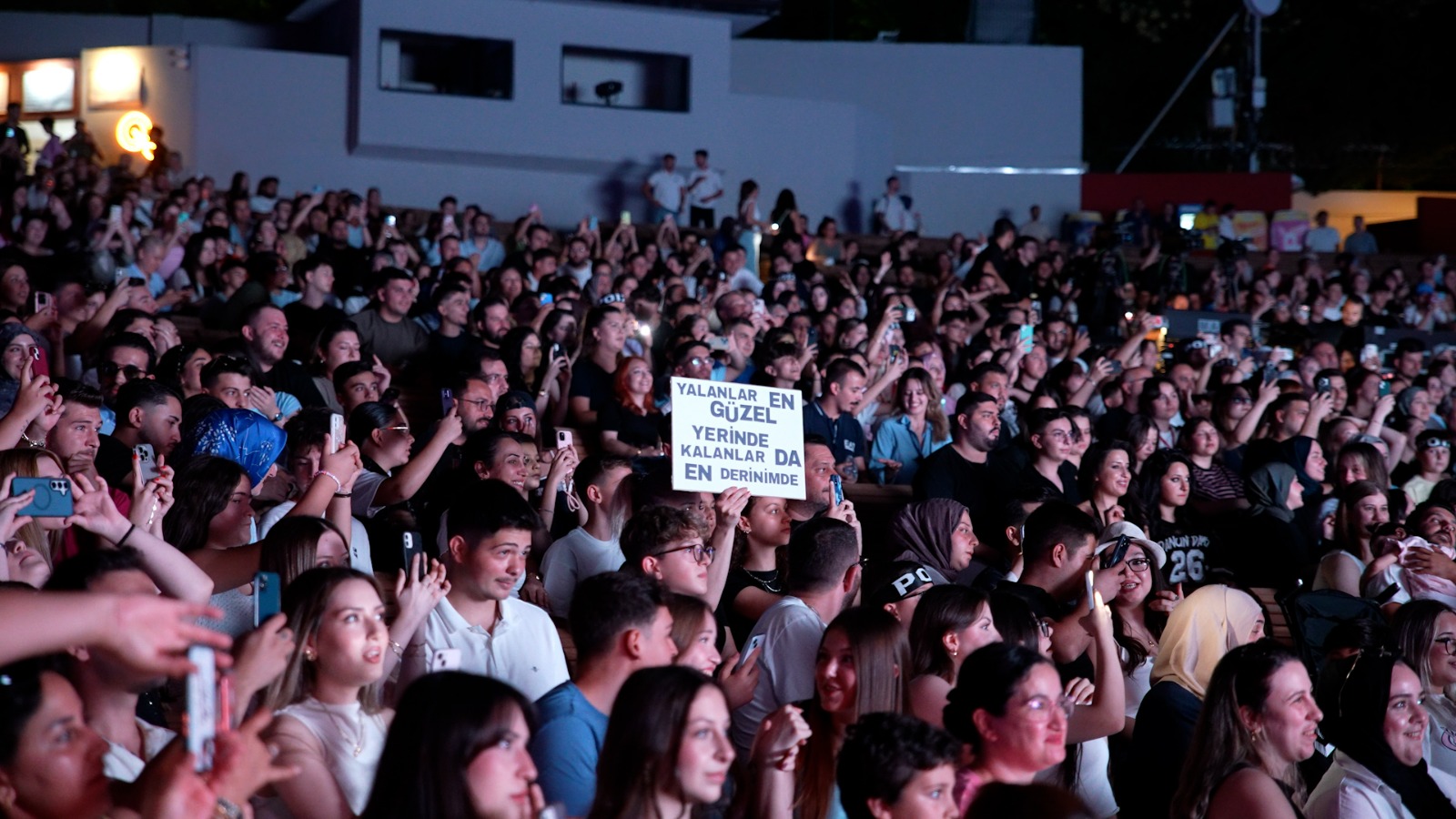 Açıkhava Poizi ile dev bir koroya dönüştü 