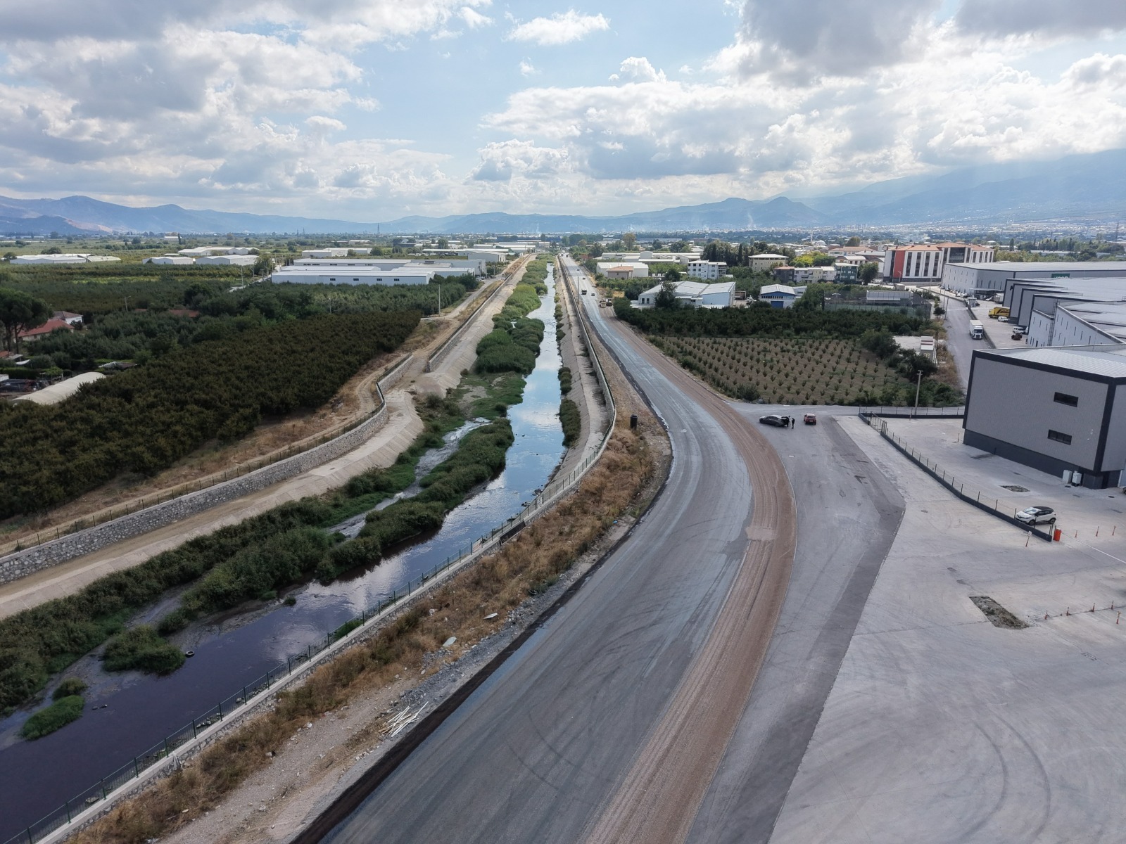 Büyükşehir Samanlı bağlantı yolunu yeniledi