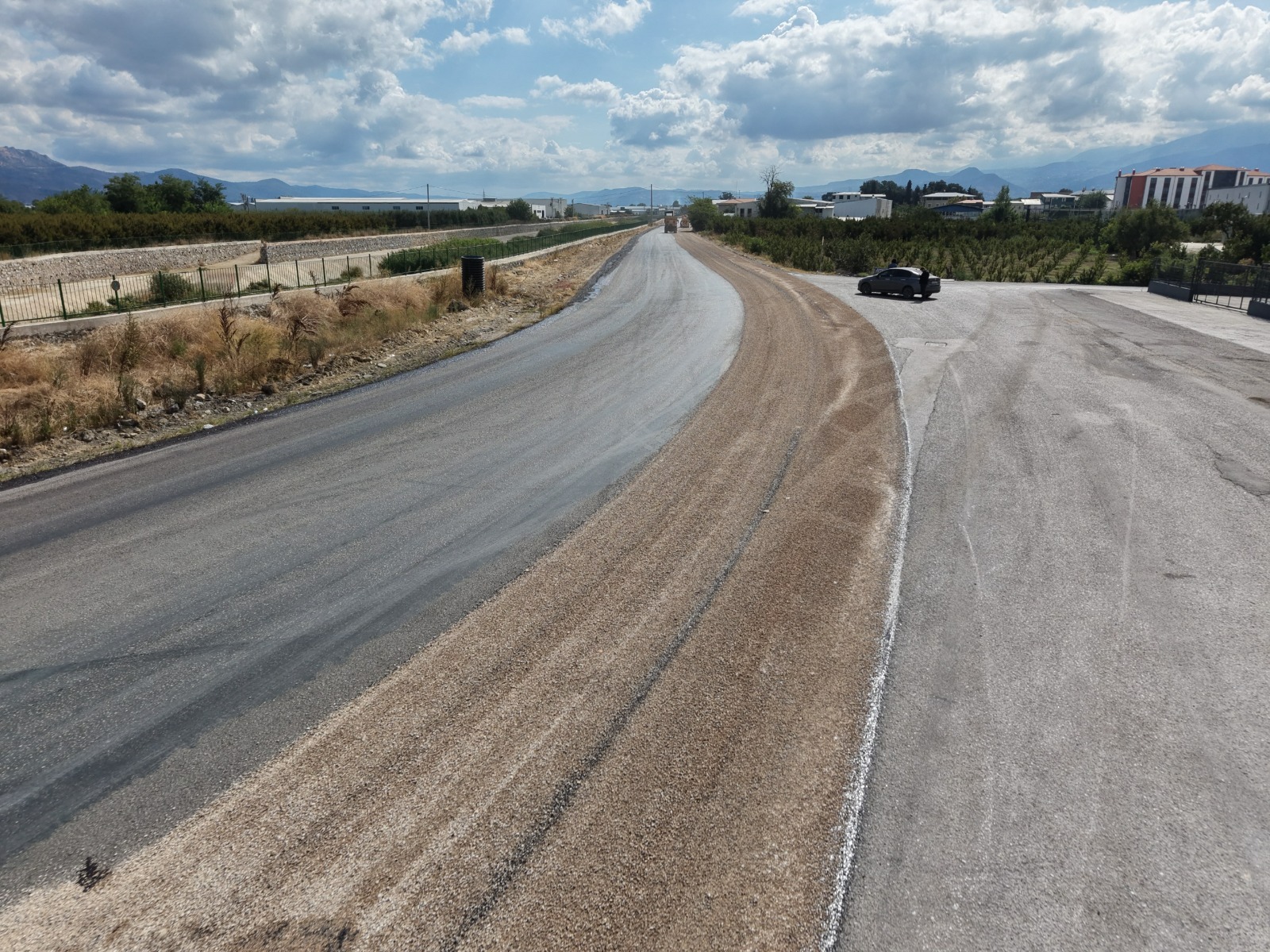 Büyükşehir Samanlı bağlantı yolunu yeniledi