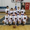 Küçük basketbolcular zirveye yürüyor 