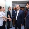Başkan Aktaş'tan kanser hastalarına karanfil 