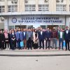 Başkan Aktaş'tan kanser hastalarına karanfil 