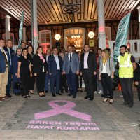 Başkan farkındalık için fırçaladı 