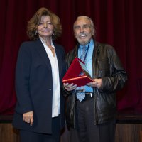 Perde çocuk ve gençler için açıldı 